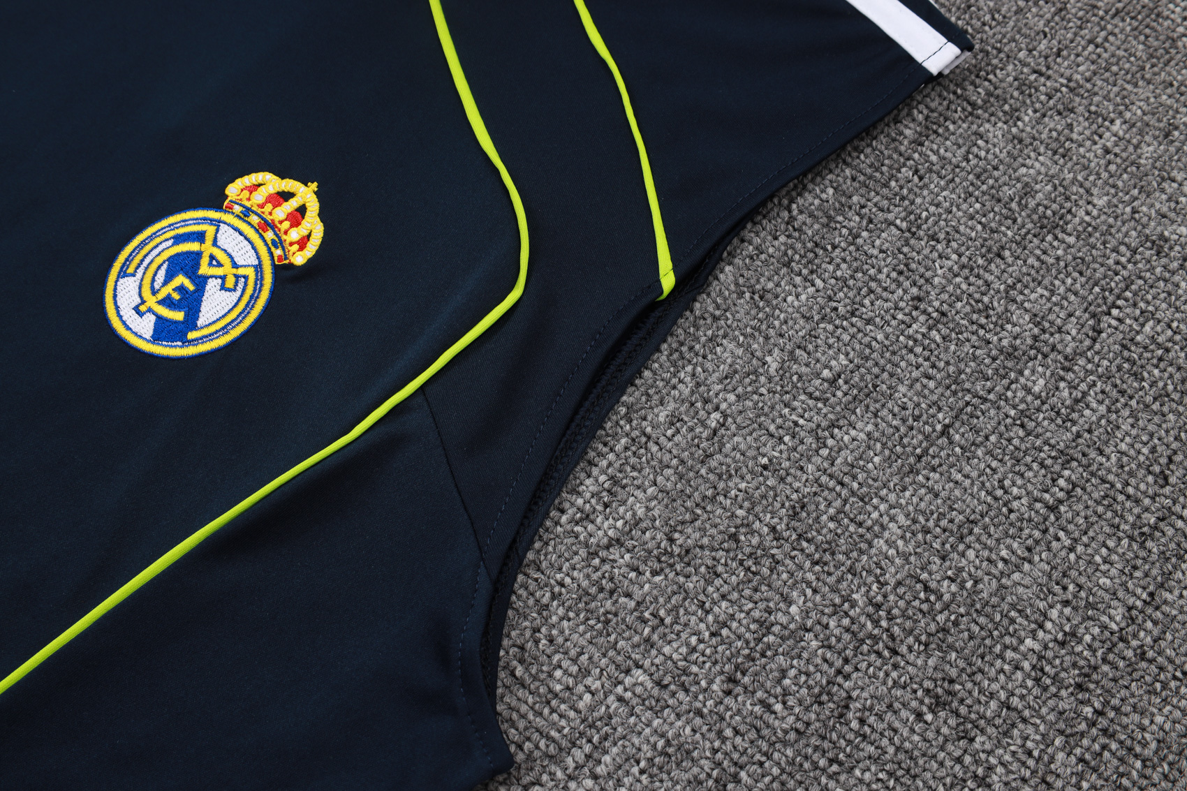 Real Madrid Sleeveless Training Kit 2025/26