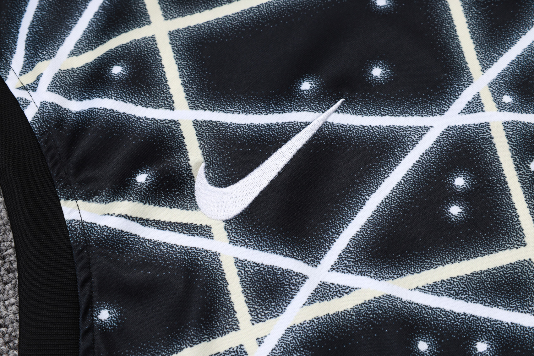 Chelsea Sleeveless Training Kit White&Black 2025/26