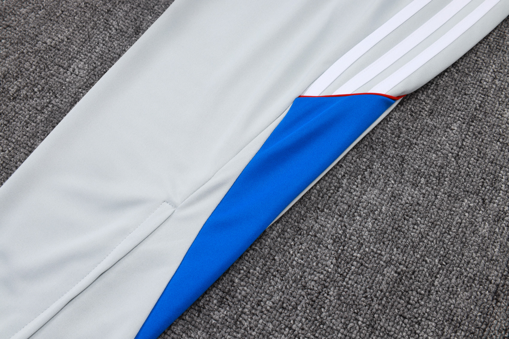 Bayern Munich Training Kit (Sweatshirt+Pants) Light Grey 2025/26