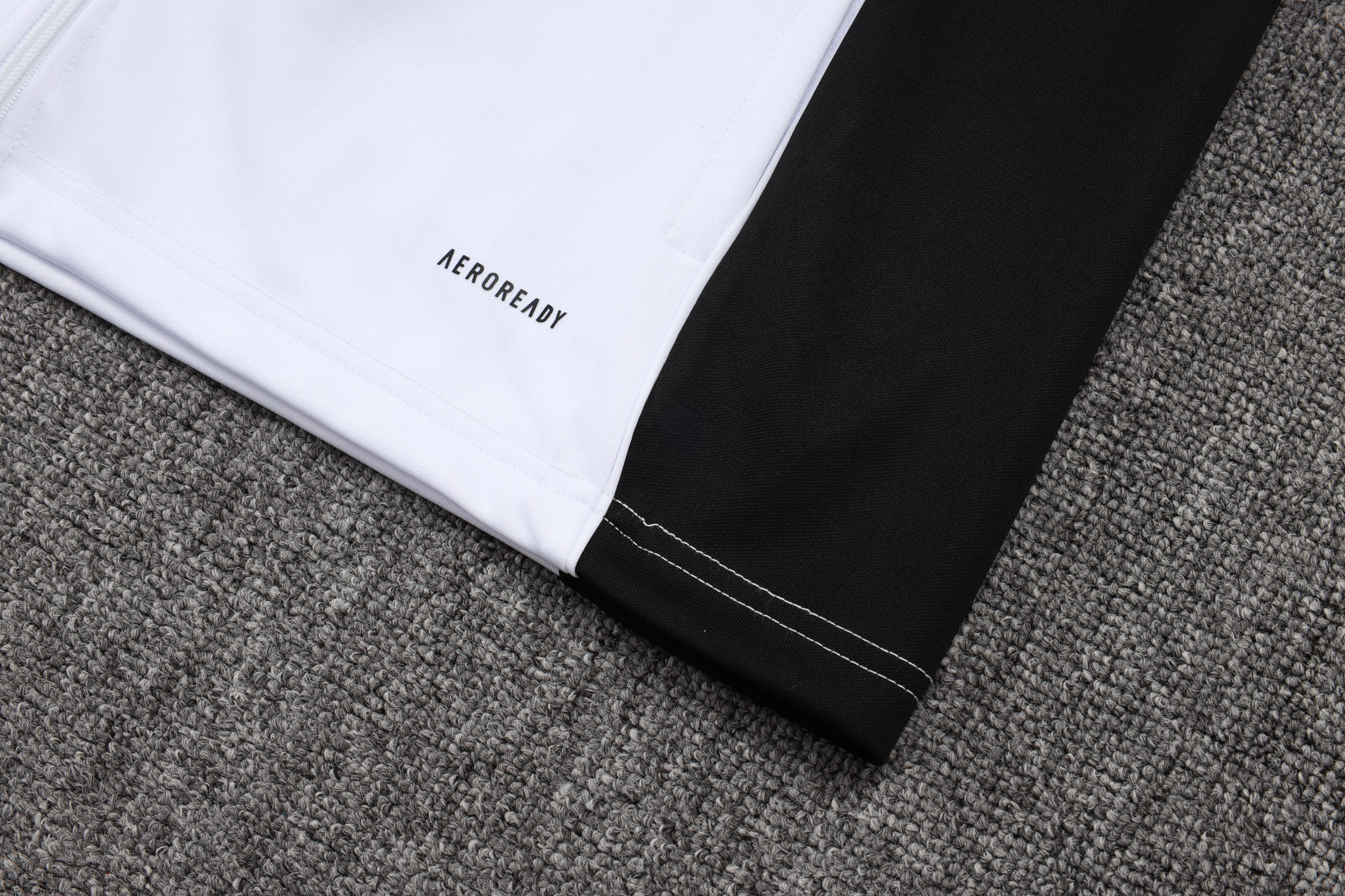 Liverpool Training Kit (Jacket+Pants) White 2025/26