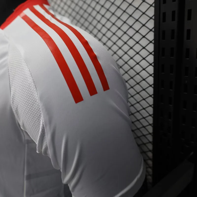 Liverpool Authentic Football Jersey Away Shirt 2025/26