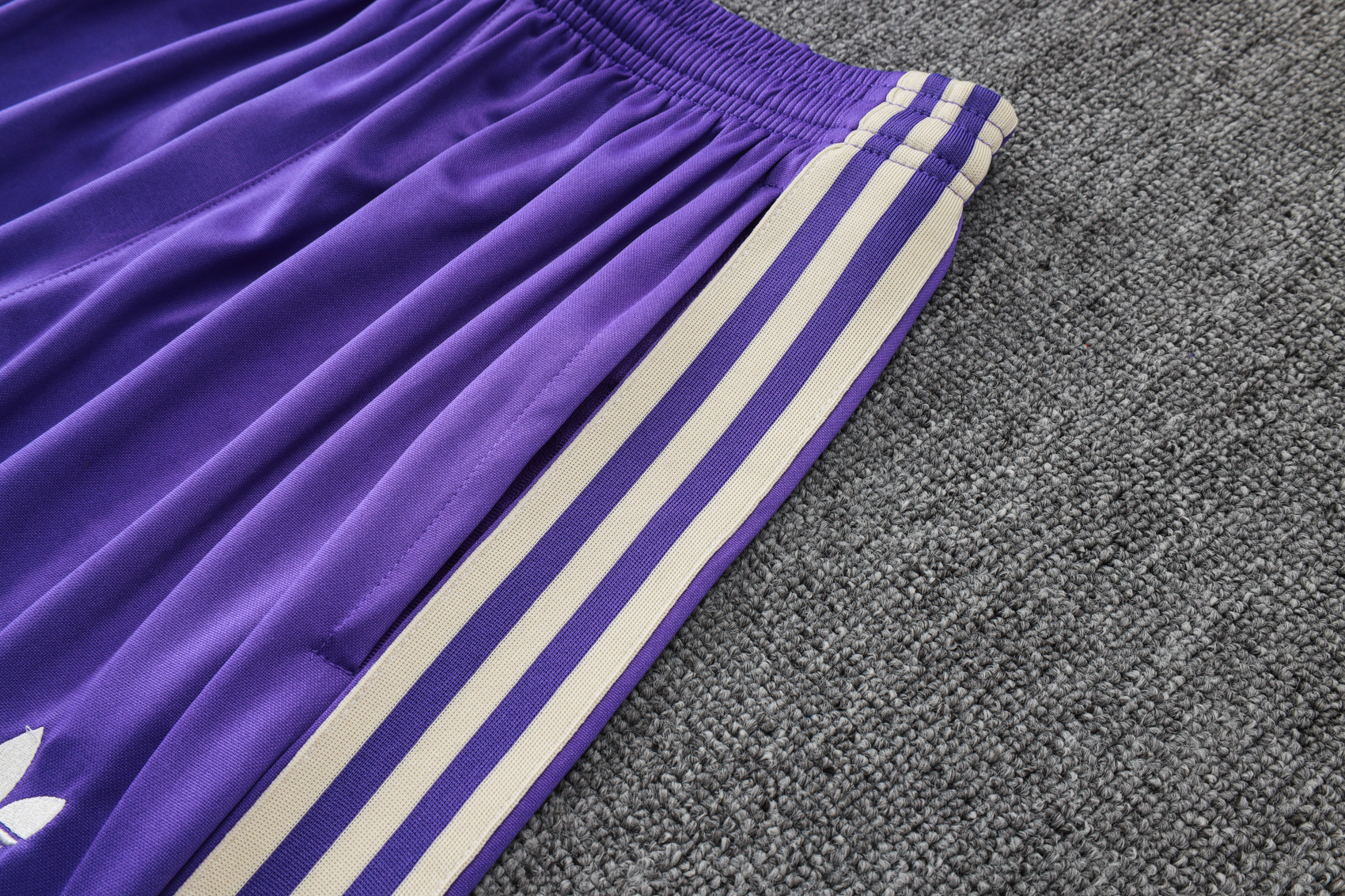 Real Madrid Training Kit (Polo+Pants) Apricot 2025/26