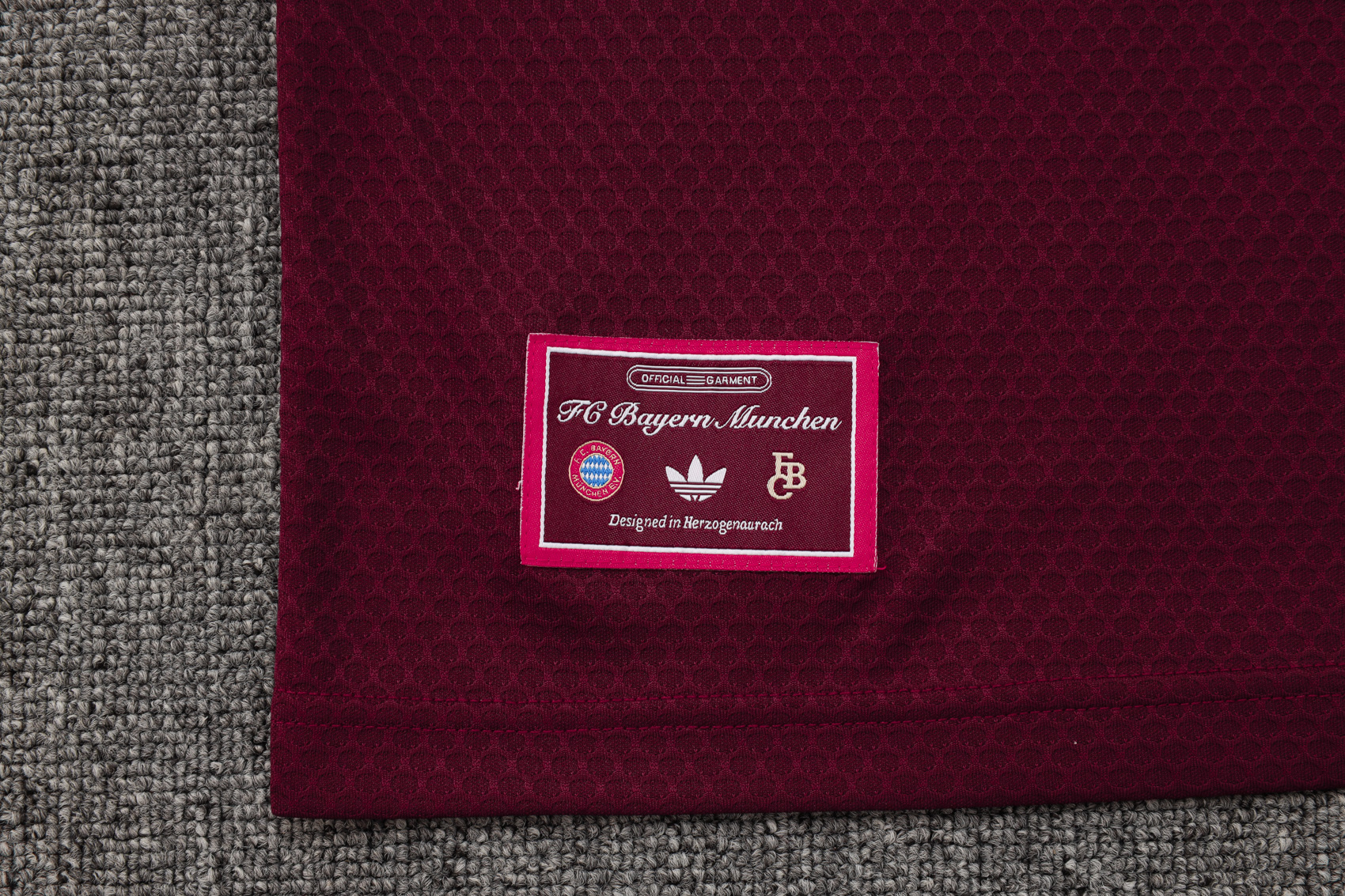 Bayern Munich Training Kit (Polo+Pants) Deep Red 2025/26