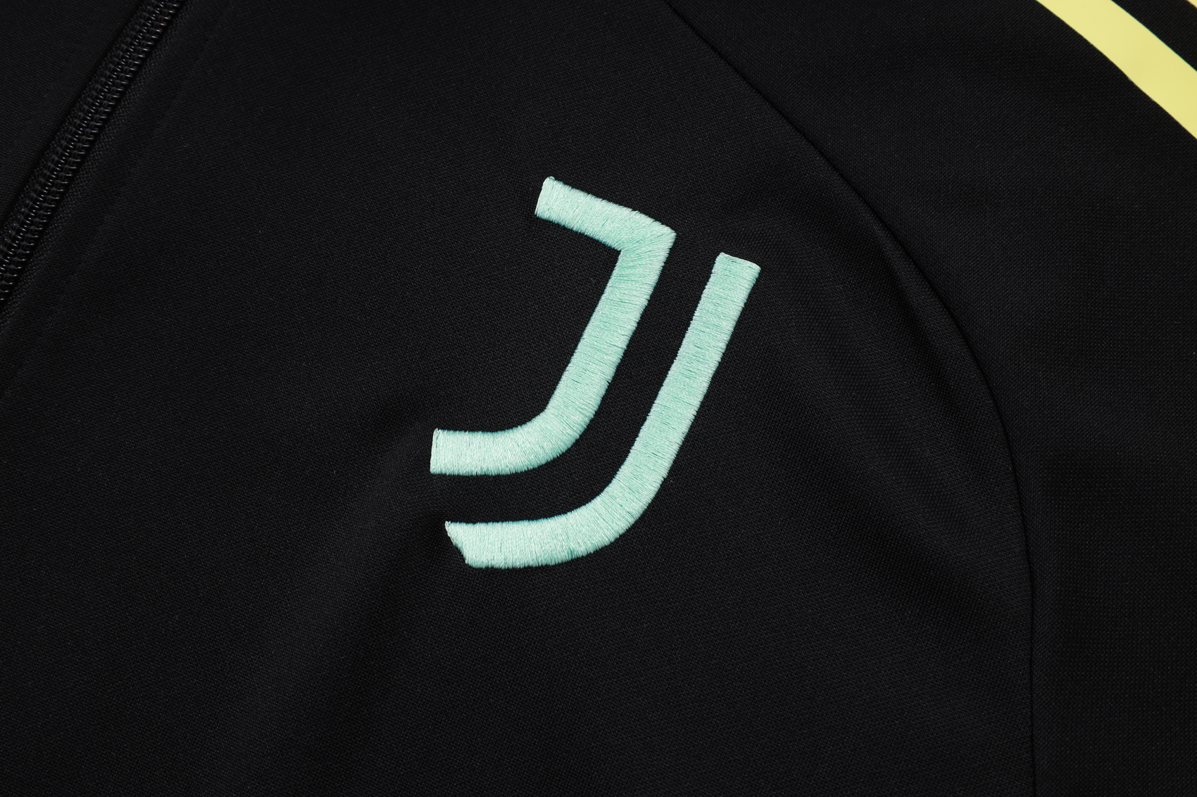 Juventus Training Kit (Jacket+Pants) Black 2025/26