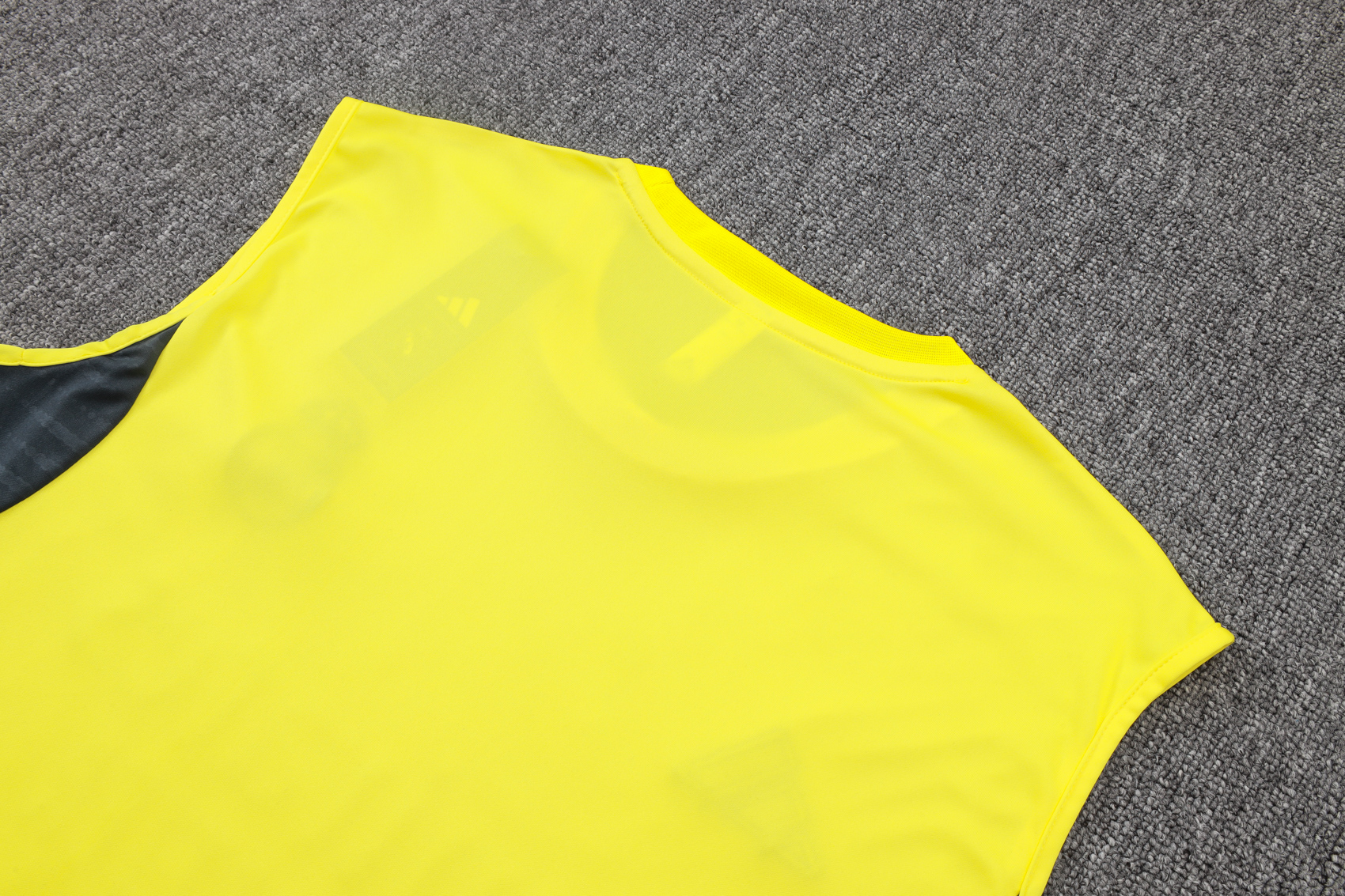 Real Madrid Sleeveless Training Kit Yellow 2025/26