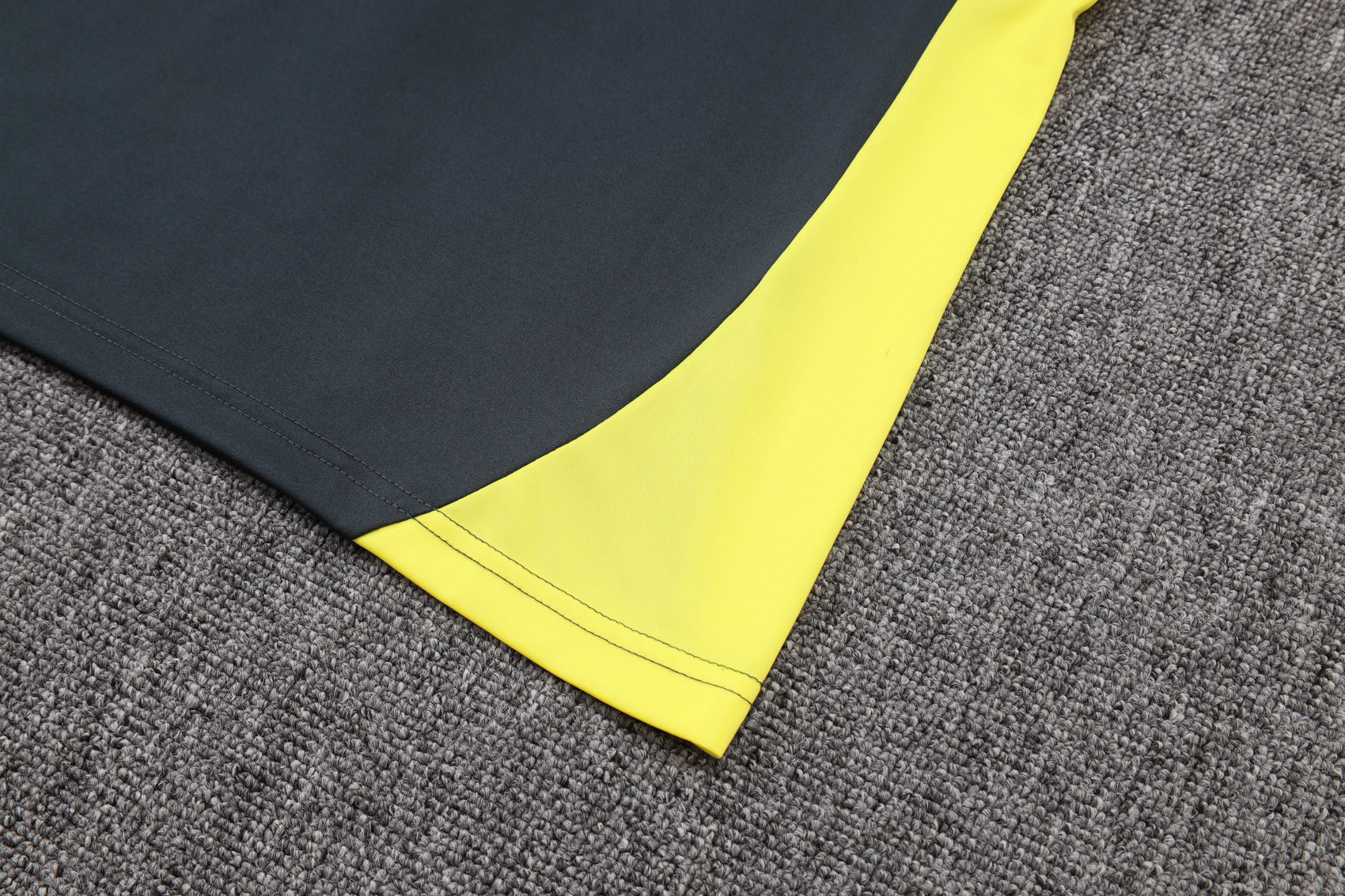 Real Madrid Sleeveless Training Kit Gray 2025/26