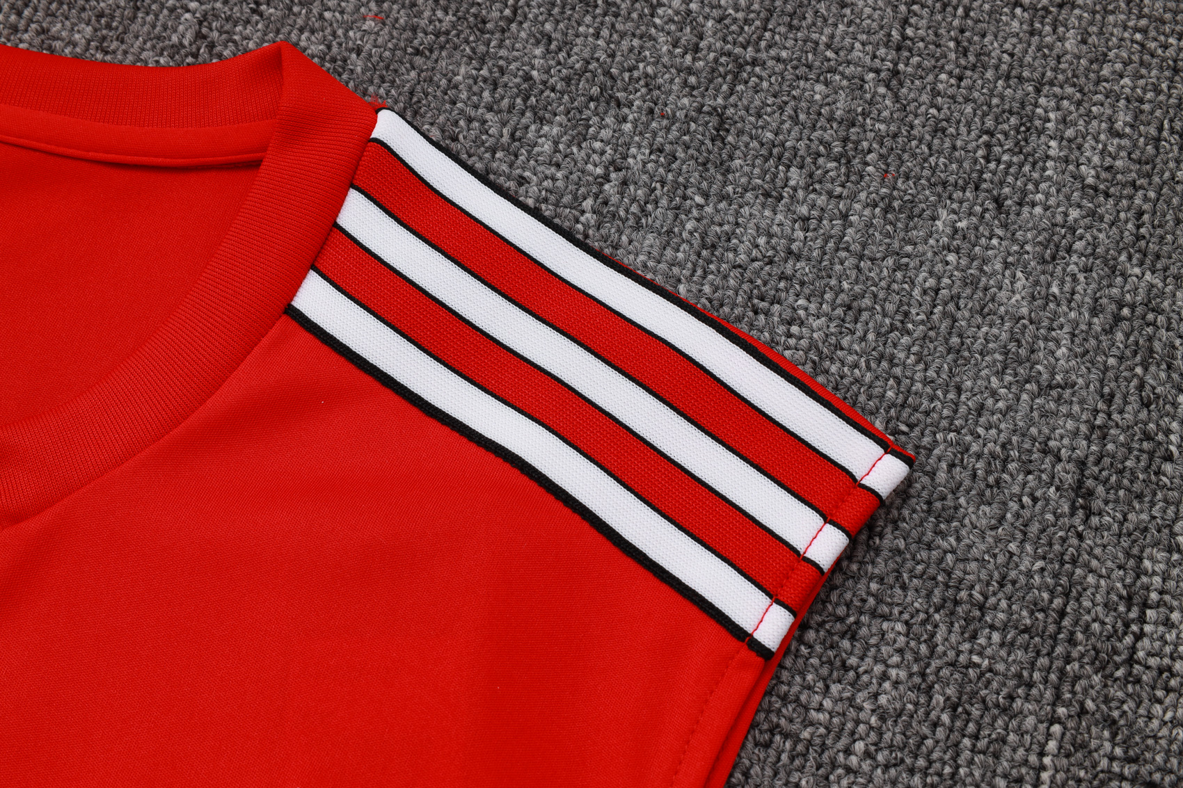 Liverpool Sleeveless Training Kit Red 2025/26