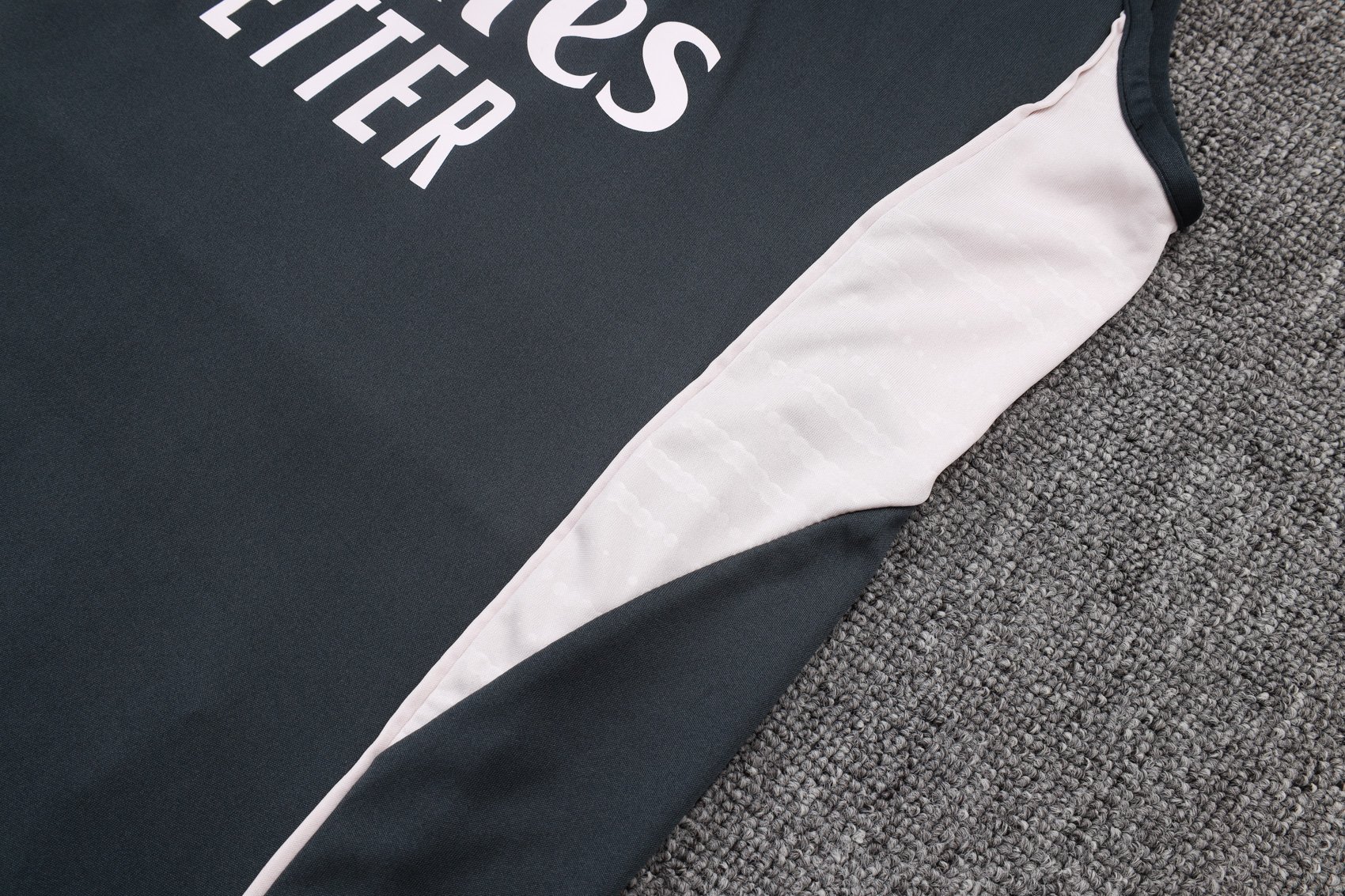 Real Madrid Sleeveless Training Kit Gray 2025/26