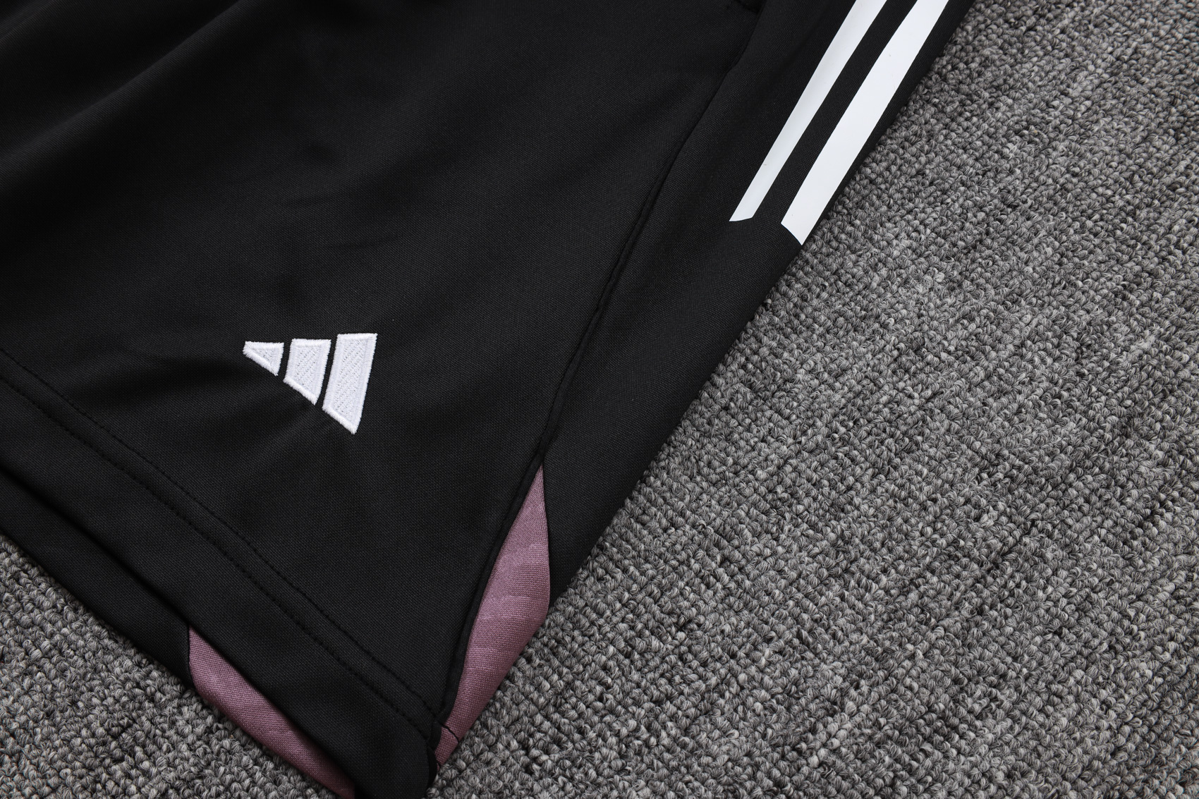 Manchester United Sleeveless Training Kit Purple 2025/26