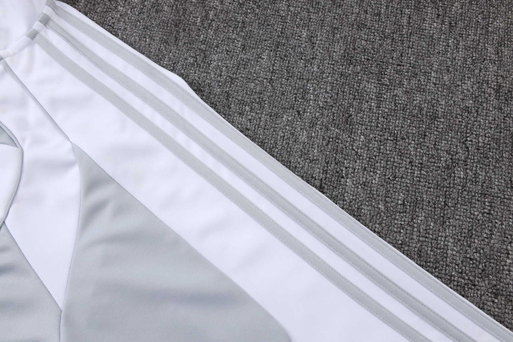 Real Madrid Training Kit (Jacket+Pants) White&Grey 2025/26