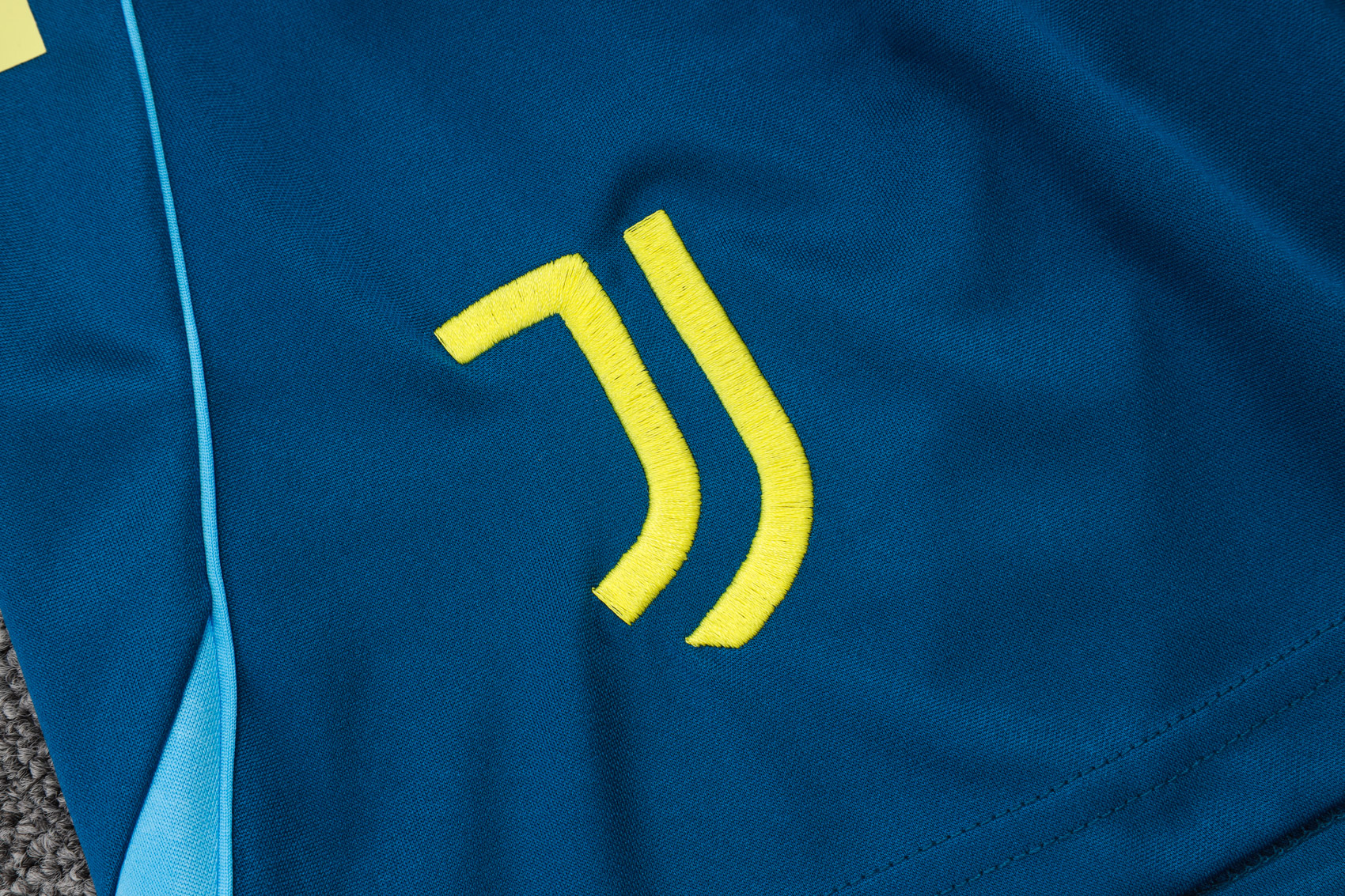 Juventus Sleeveless Training Kit Blue 2025/26