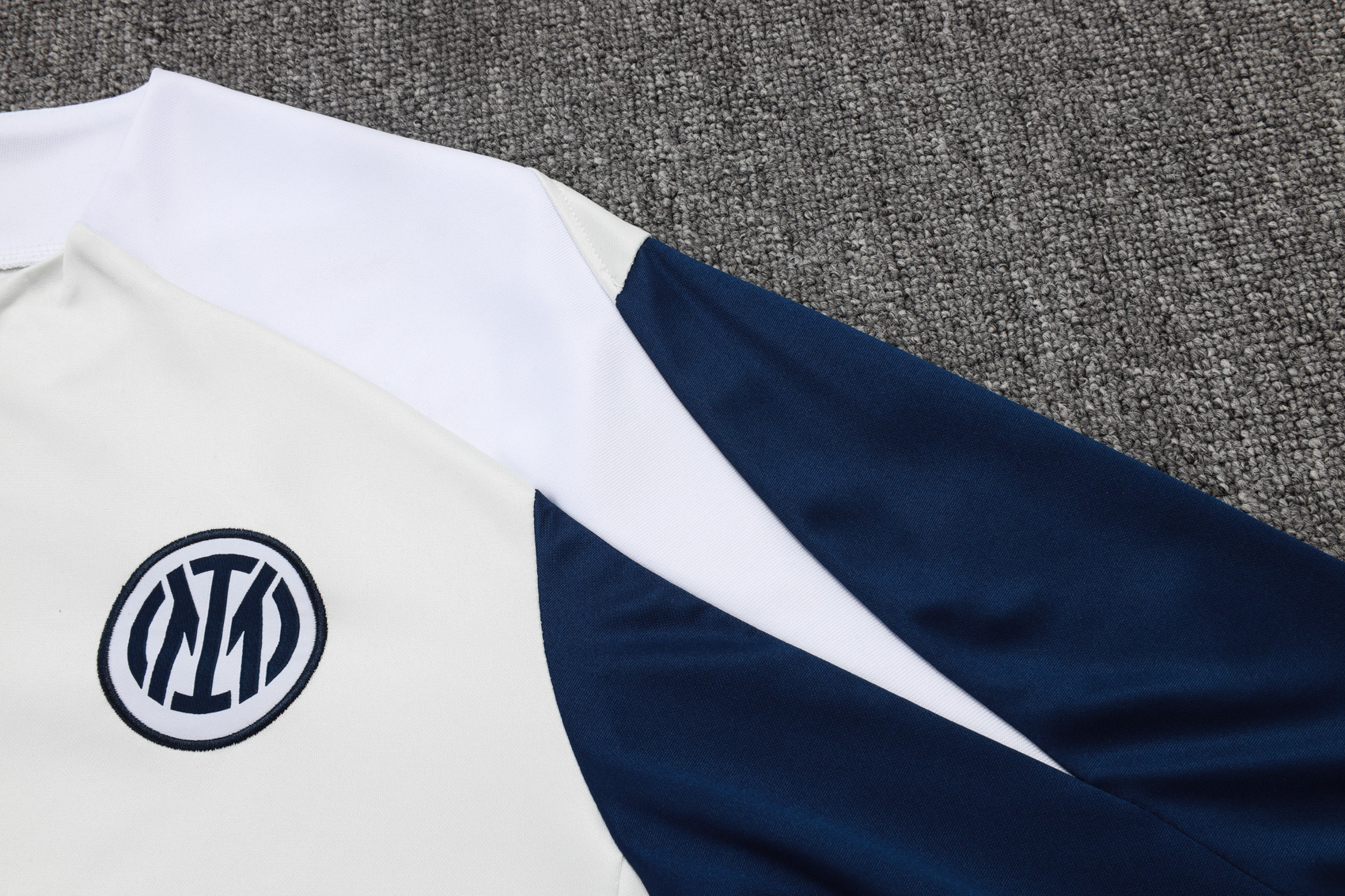 Inter Milan Training Kit (Sweatshirt+Pants) Off-White 2025/26