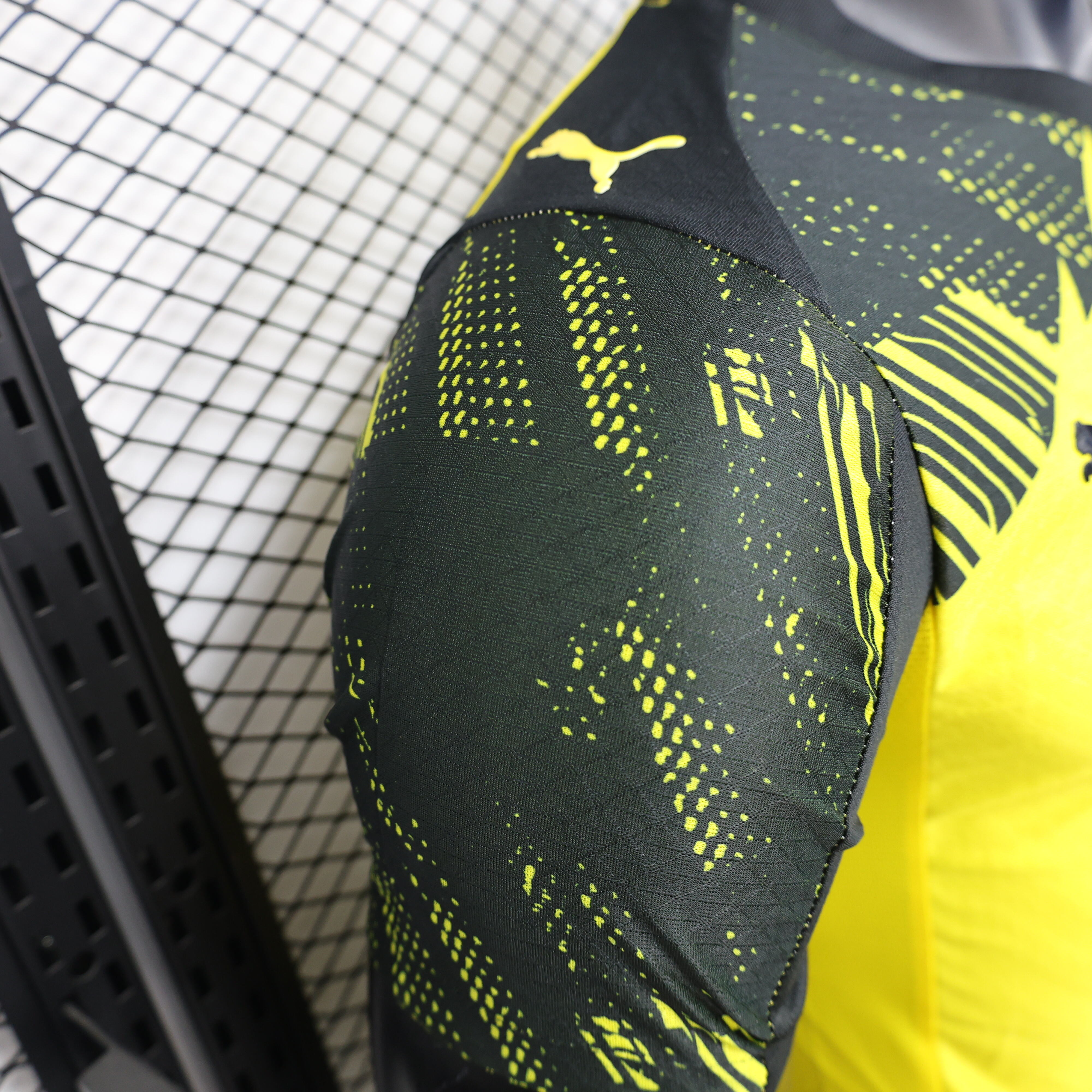 Borussia Dortmund Authentic Home Football Shirt 2025/26