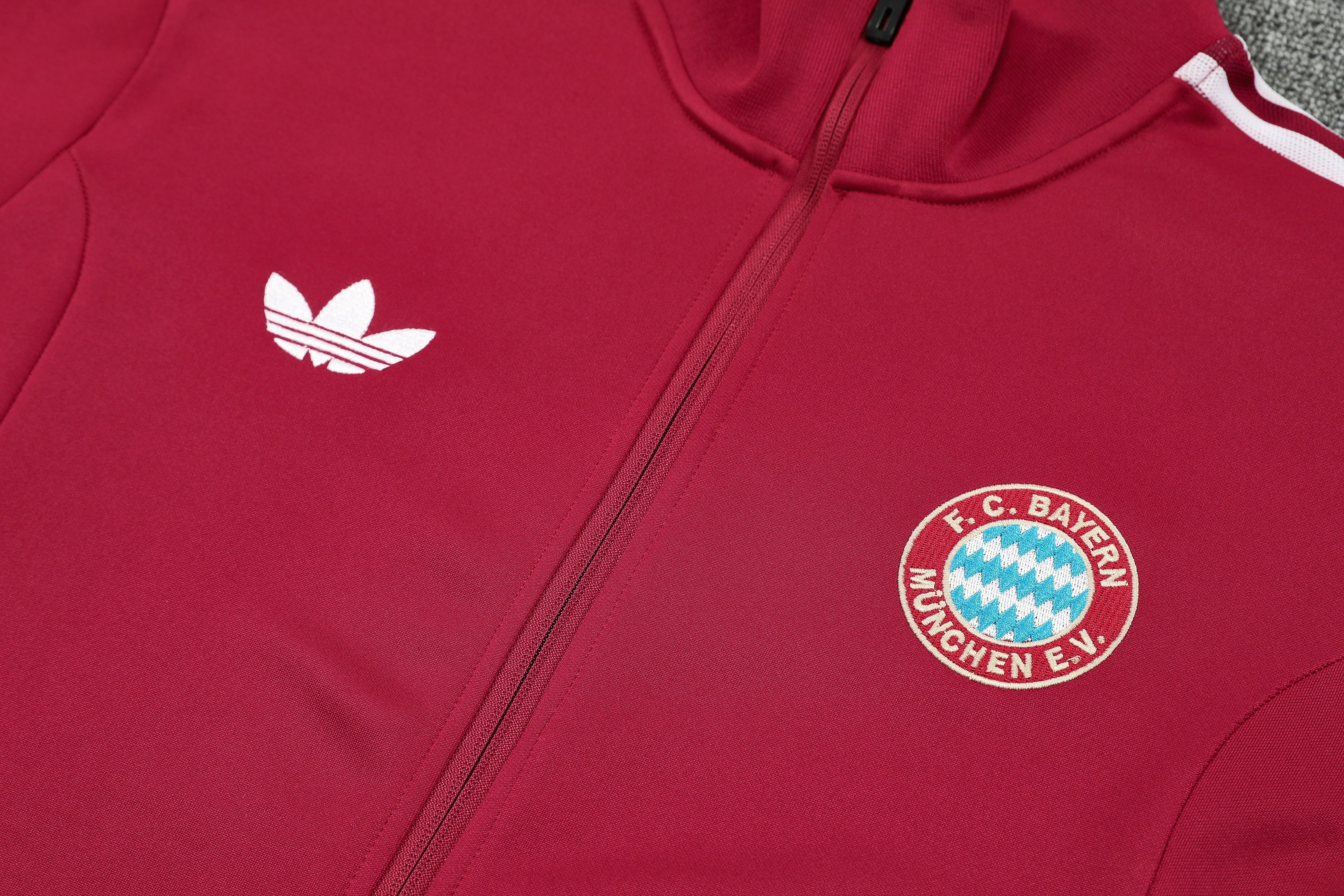 Bayern Munich Training Kit (Jacket+Pants) Red 2025/26