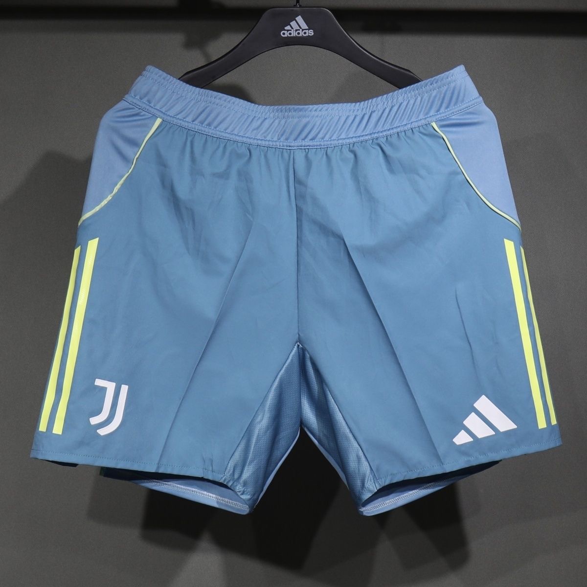 Juventus Authentic Away Shorts 2025/26