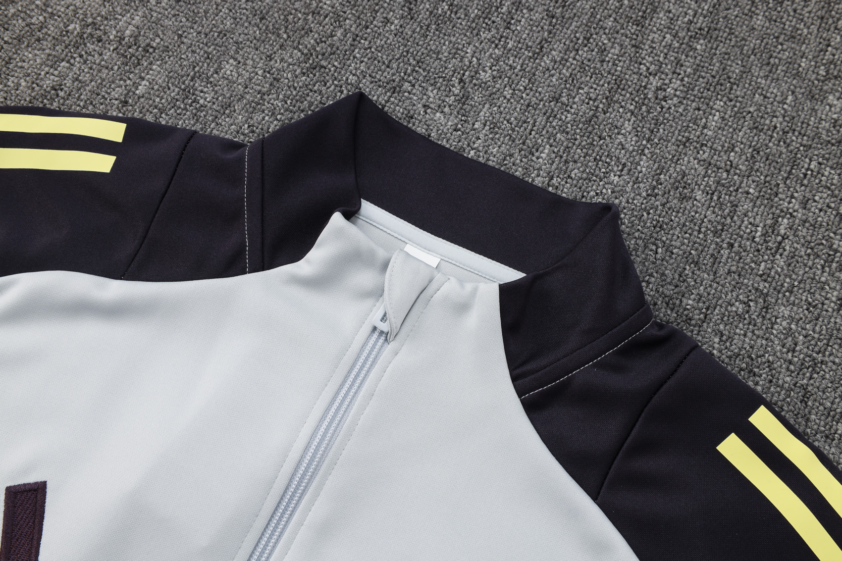 Juventus Training Kit (Jacket+Pants) Light Grey 2025/26