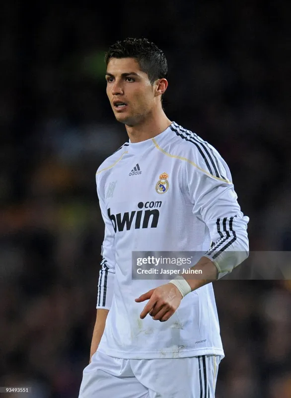 Real Madrid Authentic Retro Jersey Home Long Sleeve Soccer Shirt 2009/10