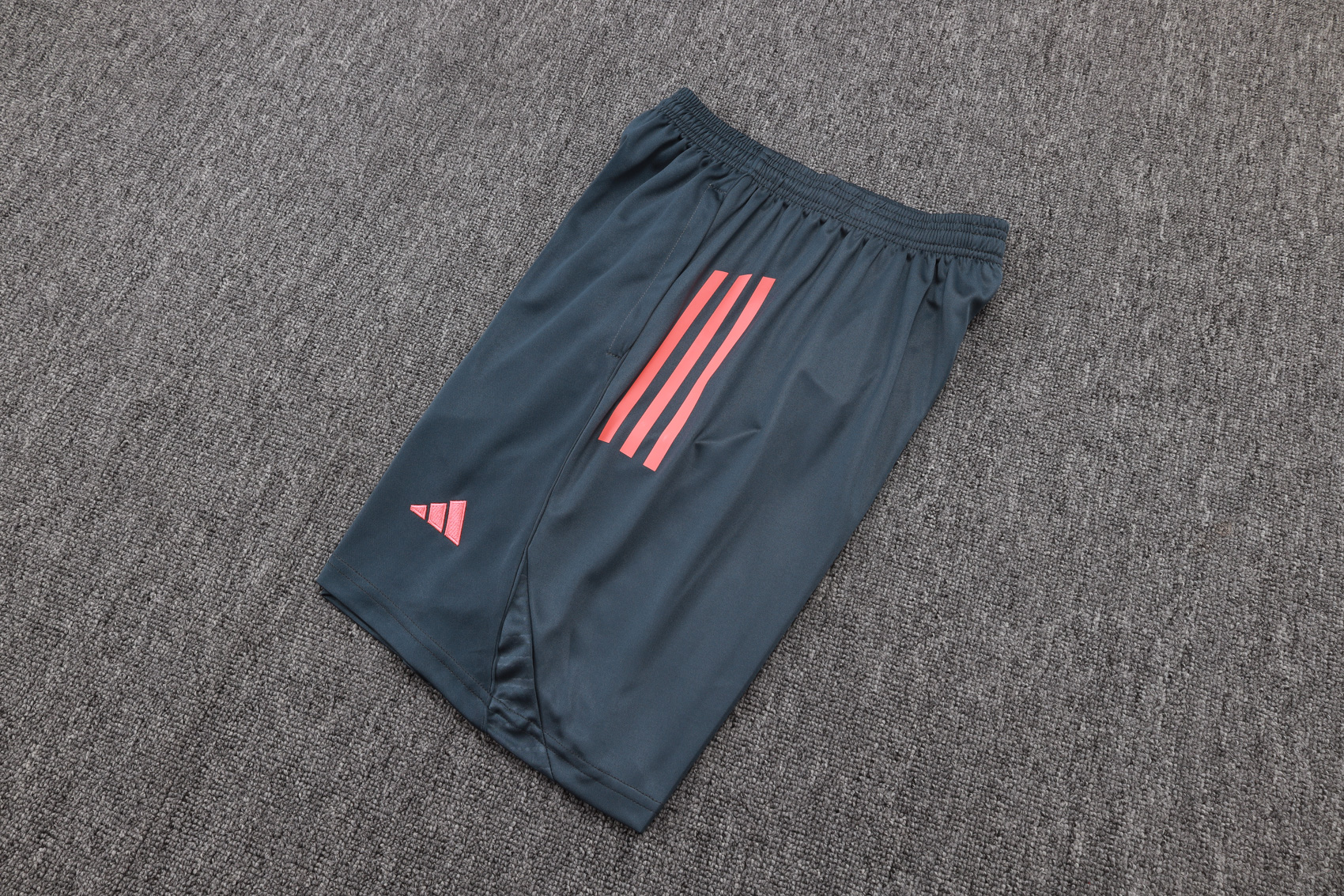 Bayern Munich Sleeveless Training Kit Gray 2025/26