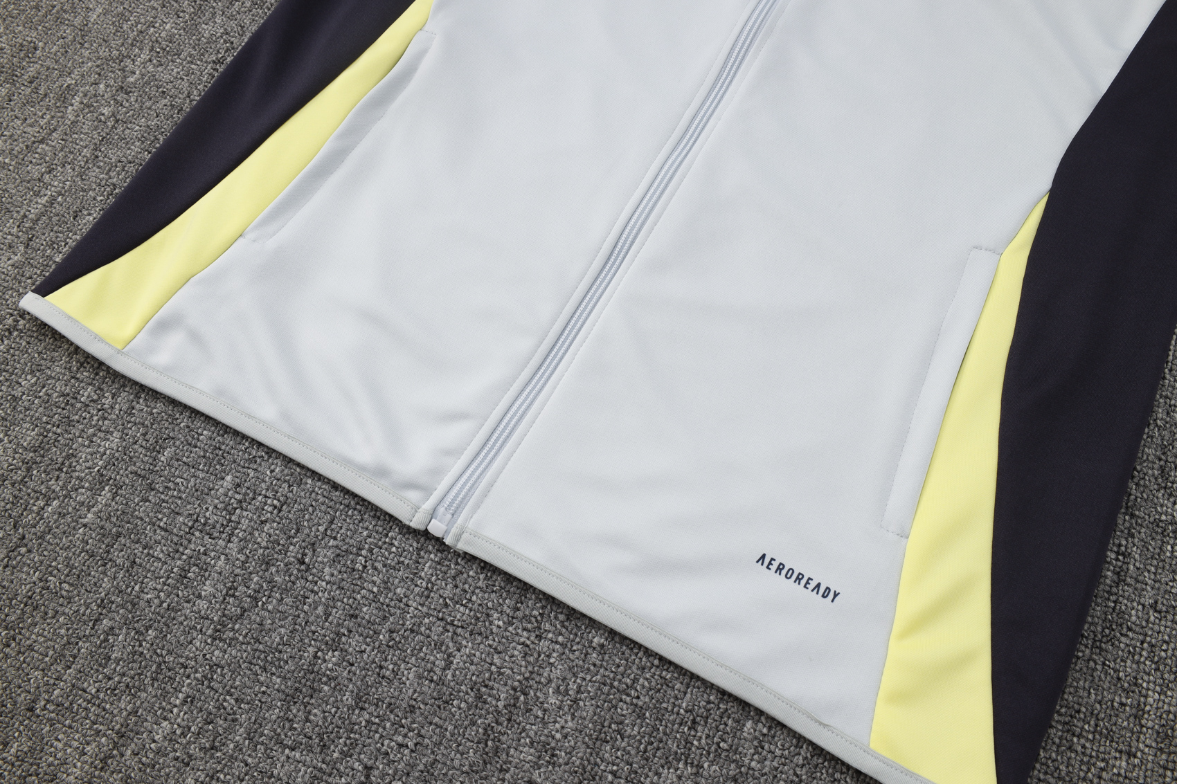 Juventus Training Kit (Jacket+Pants) Light Grey 2025/26