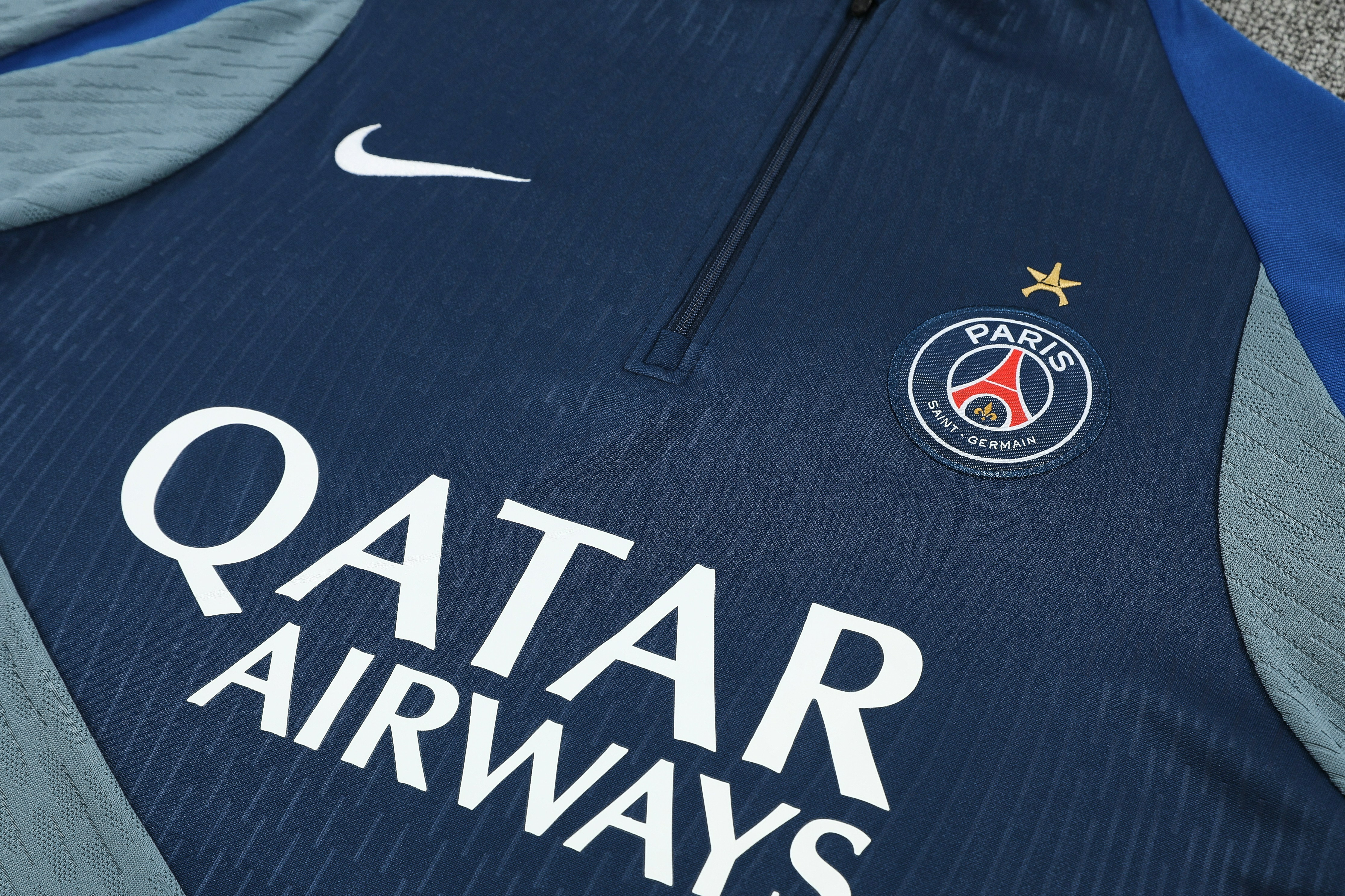 PSG Authentic Training Kit (Sweatshirt+Pants) 2025/26 - Player Version