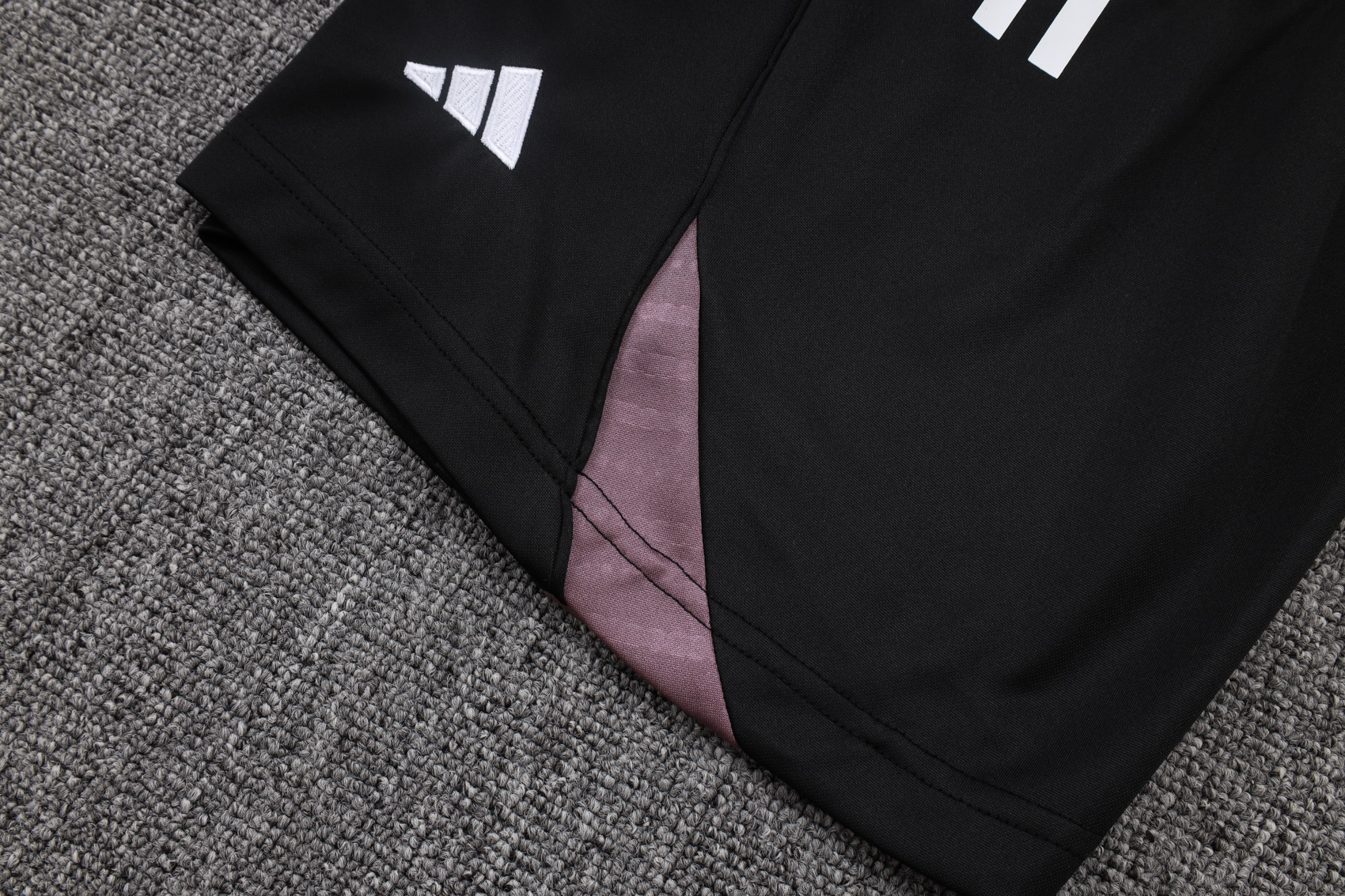 Manchester United Sleeveless Training Kit Purple 2025/26