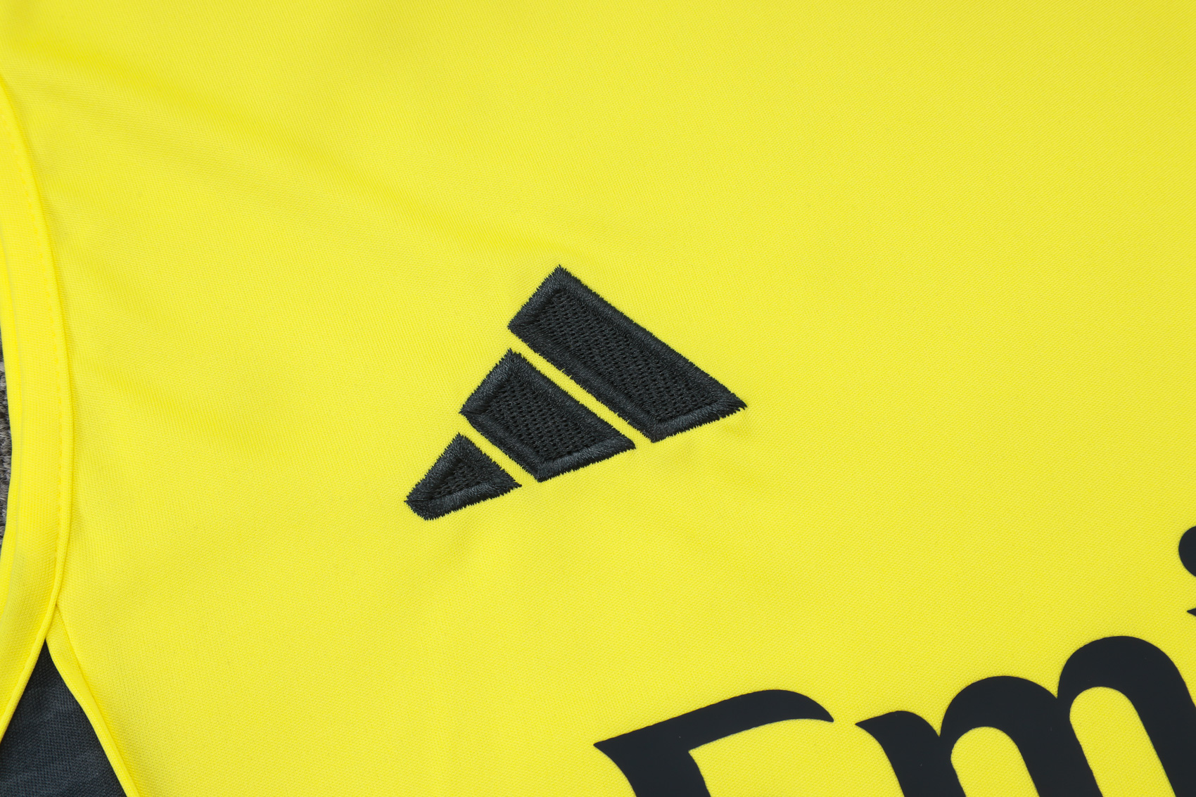 Real Madrid Sleeveless Training Kit Yellow 2025/26