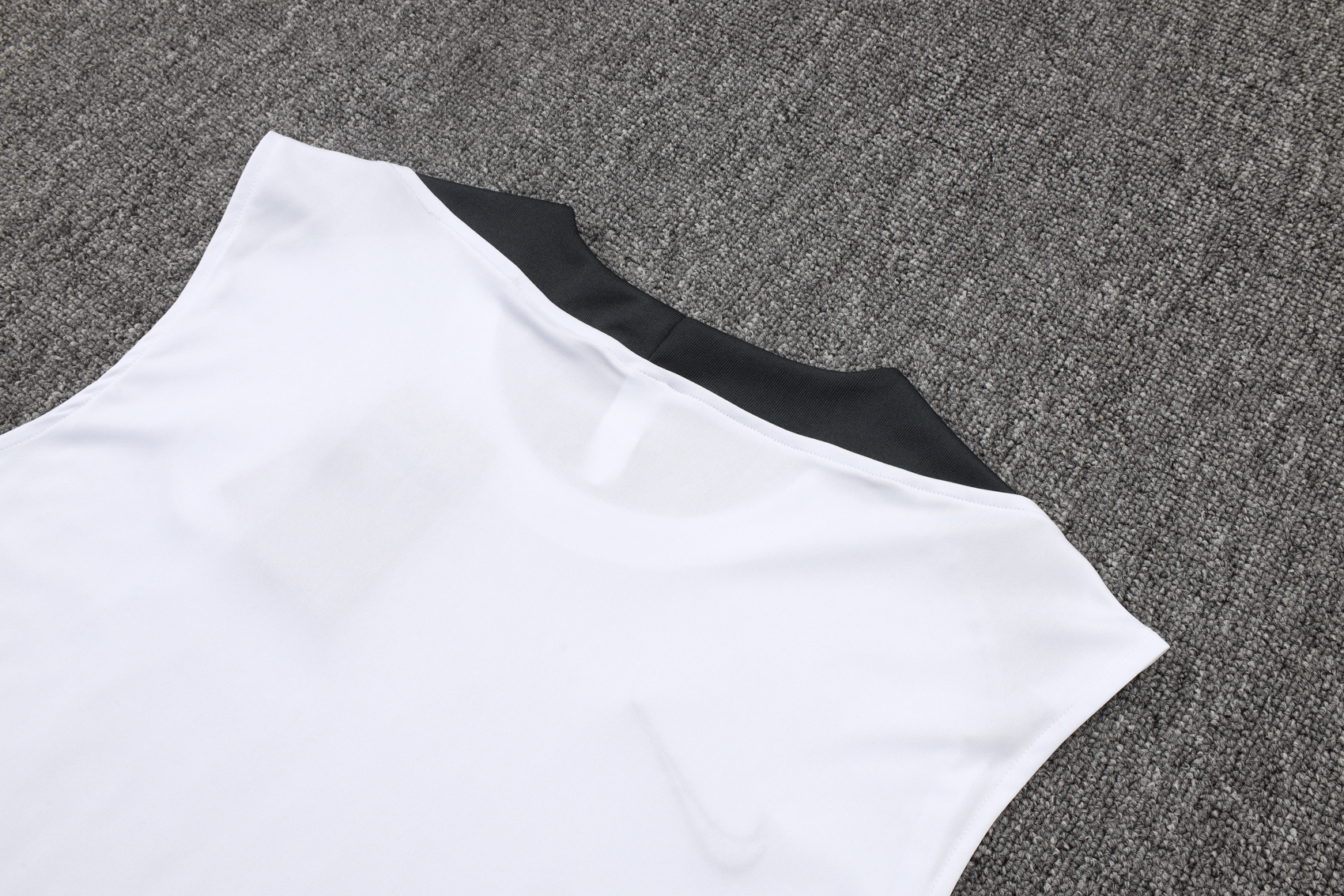 Chelsea Sleeveless Training Kit White 2025/26