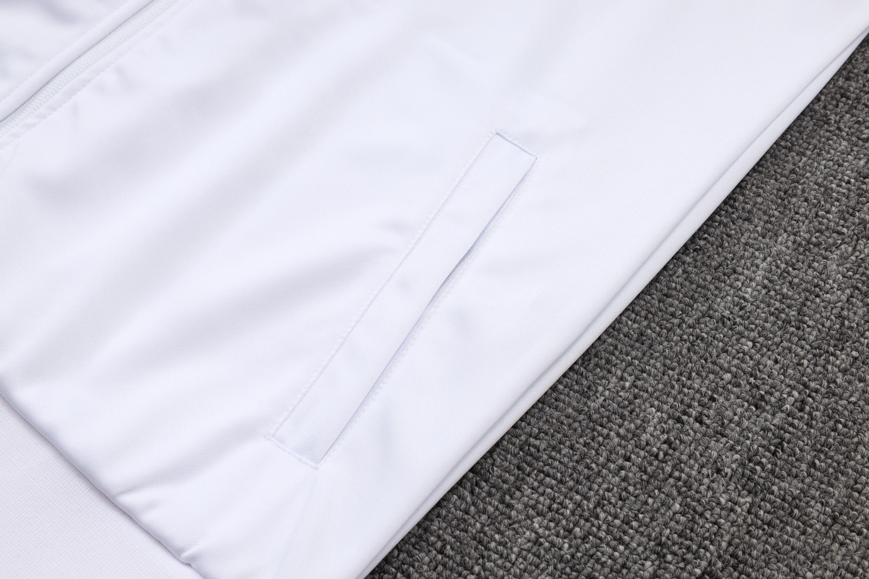 Chelsea Training Kit (Jacket+Pants) White 2025/26