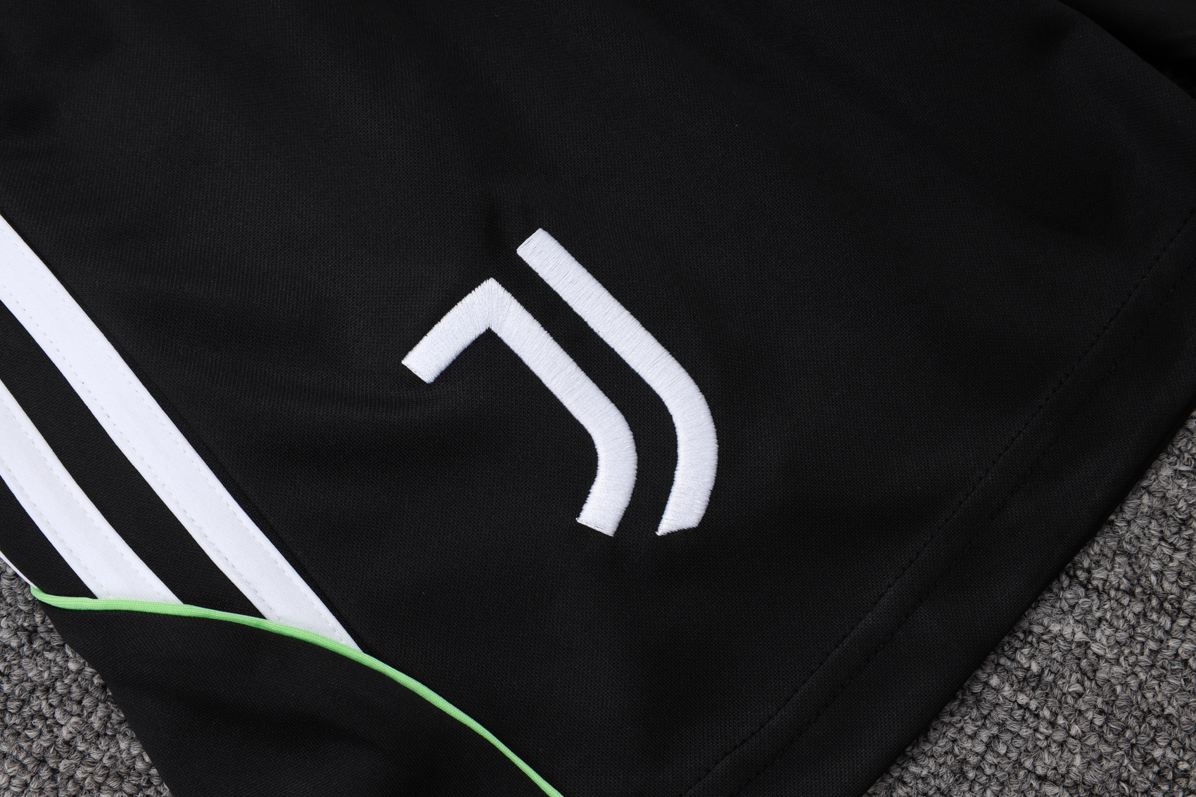 Juventus Sleeveless Training Kit White 2025/26