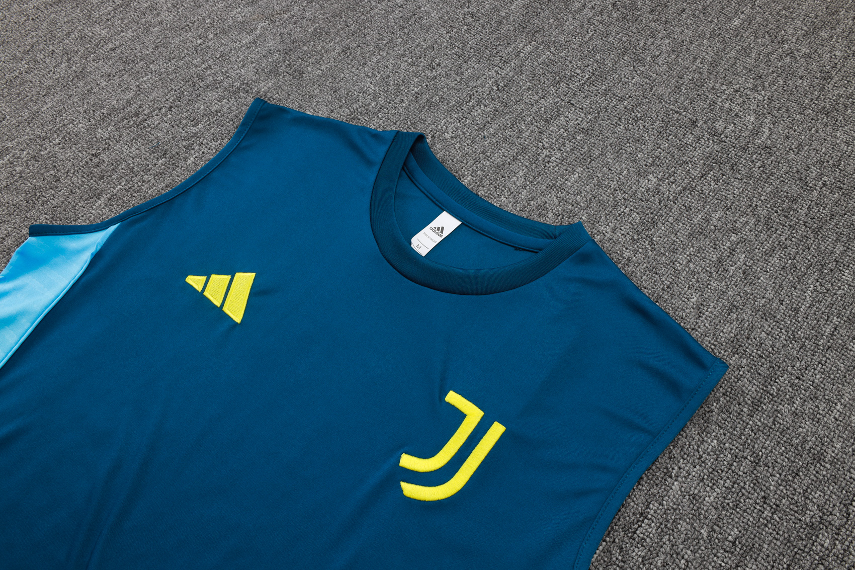 Juventus Sleeveless Training Kit Blue 2025/26