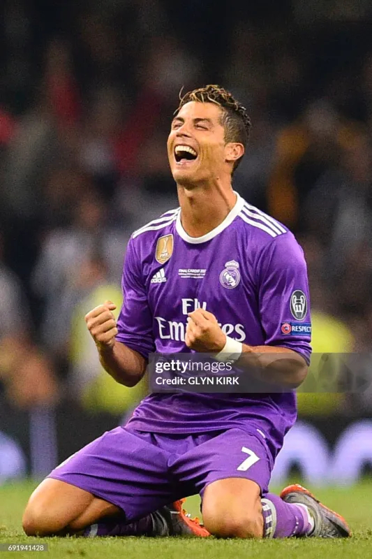 Real Madrid Authentic Retro Jersey Away Long Sleeve Soccer Shirt 2016/17