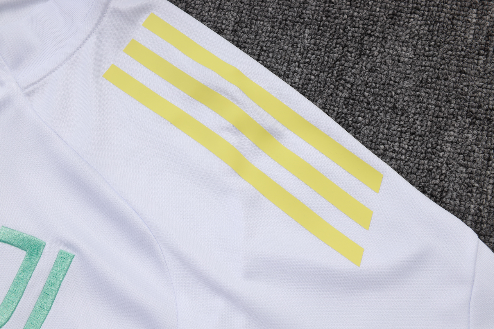 Juventus Training Kit (Sweatshirt+Pants) White 2025/26