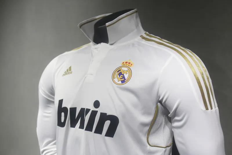 Real Madrid Authentic Retro Jersey Home Long Sleeve Soccer Shirt 2011/12