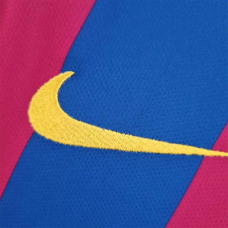 Barcelona Retro Jersey Home Long Sleeve Soccer Shirt 2005-06