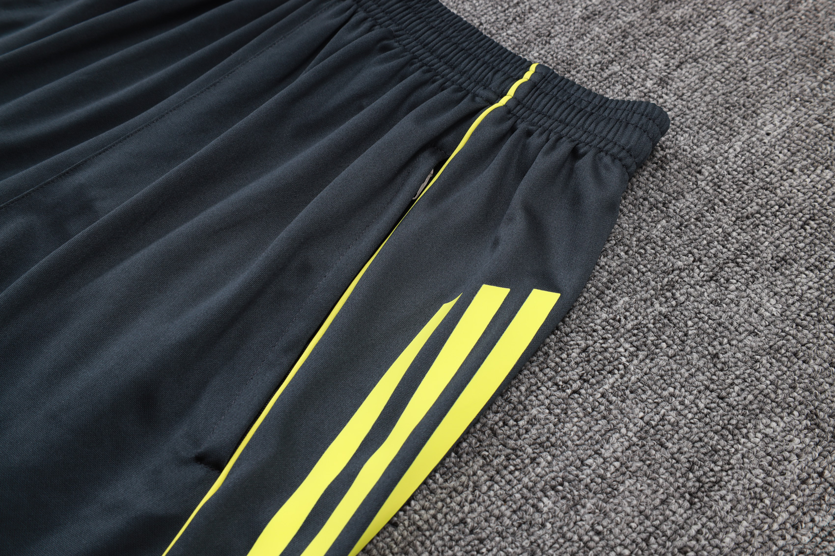 Real Madrid Sleeveless Training Kit Gray 2025/26