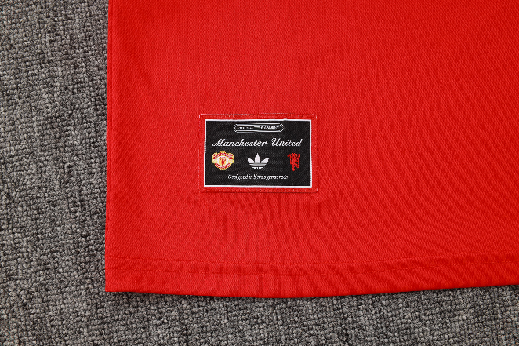 Manchester United Sleeveless Training Kit Red 2025/26