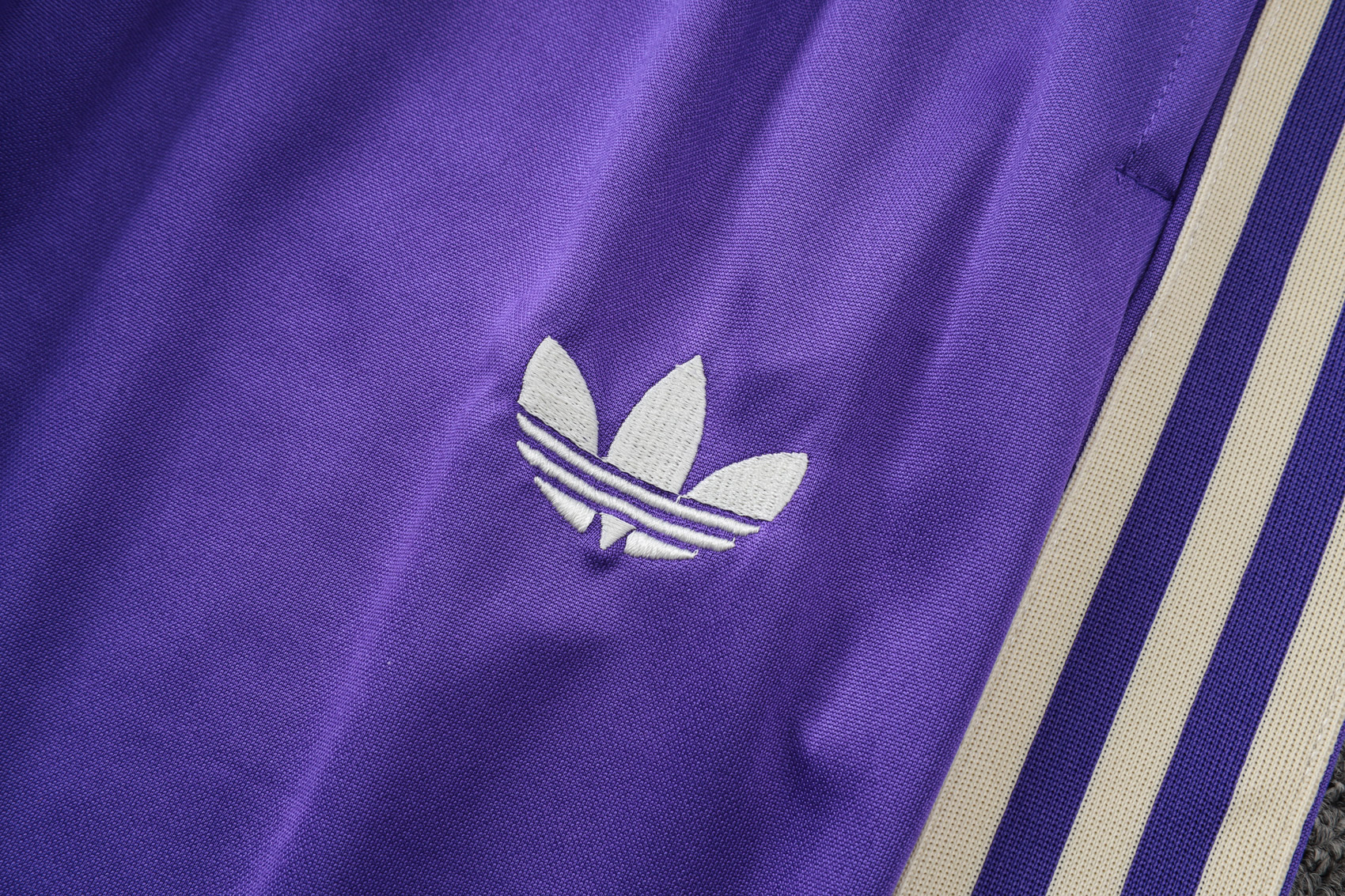 Real Madrid Training Kit (Polo+Pants) Apricot 2025/26