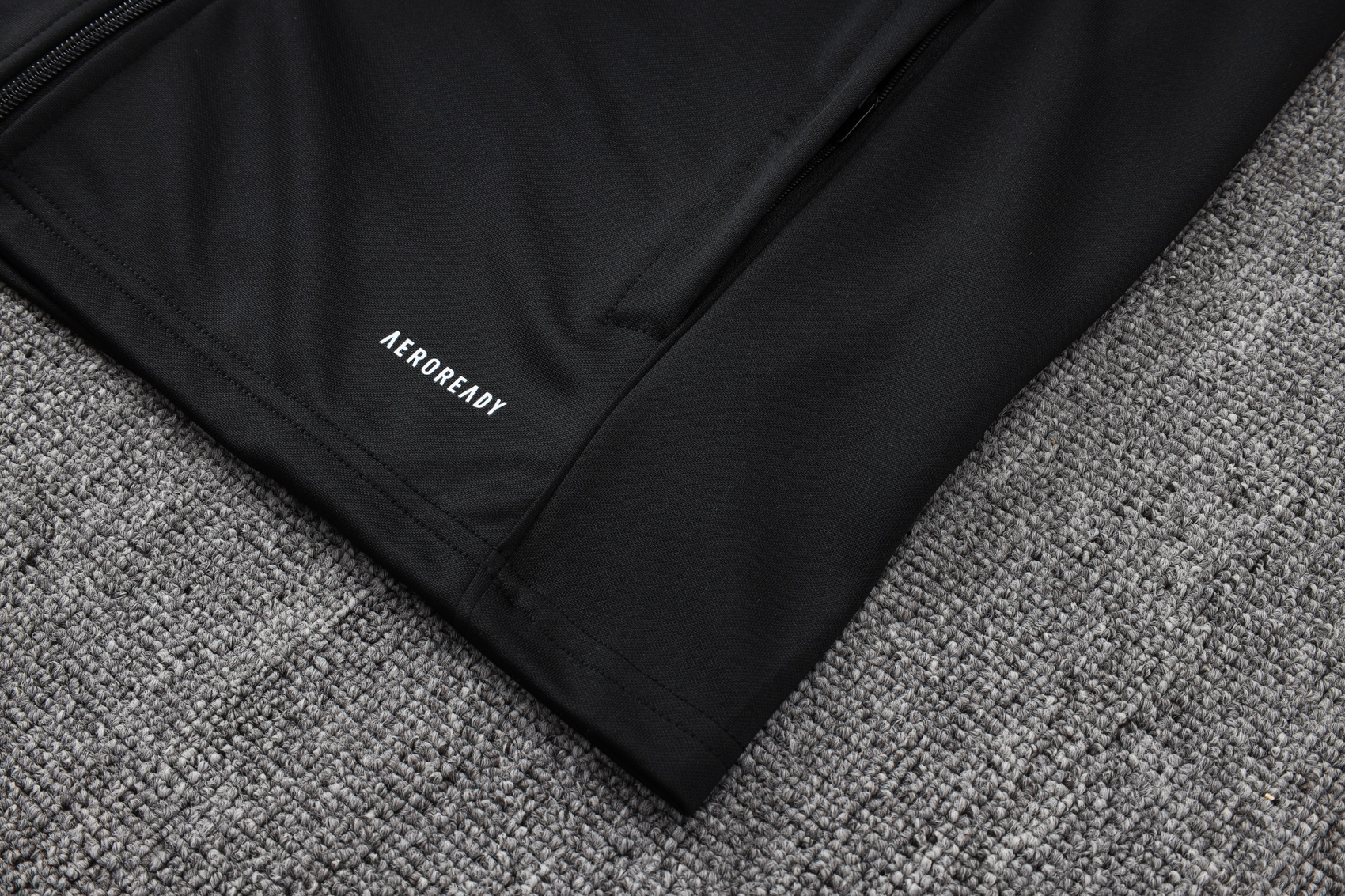 Liverpool Training Kit (Jacket+Pants) Black 2025/26