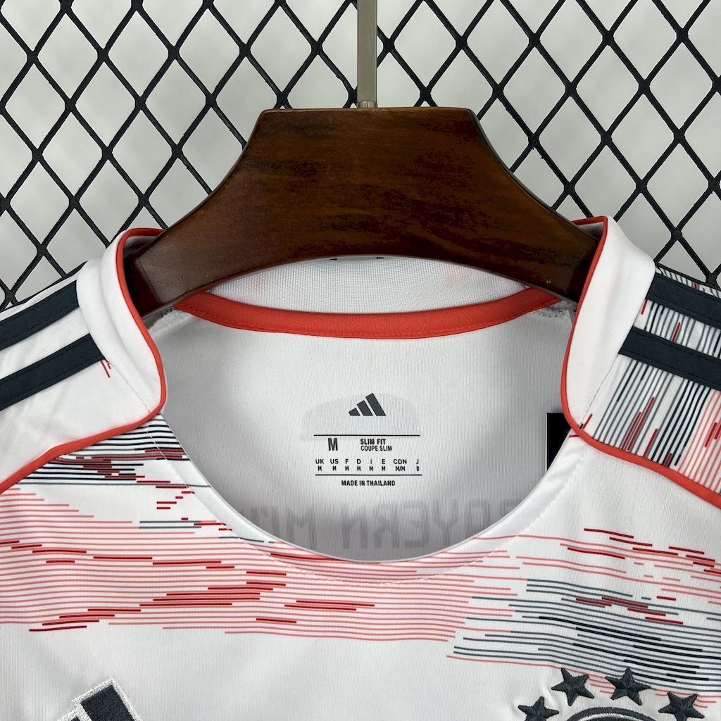 Bayern Munich Soccer Jersey Away Women's Shirt 2025/26