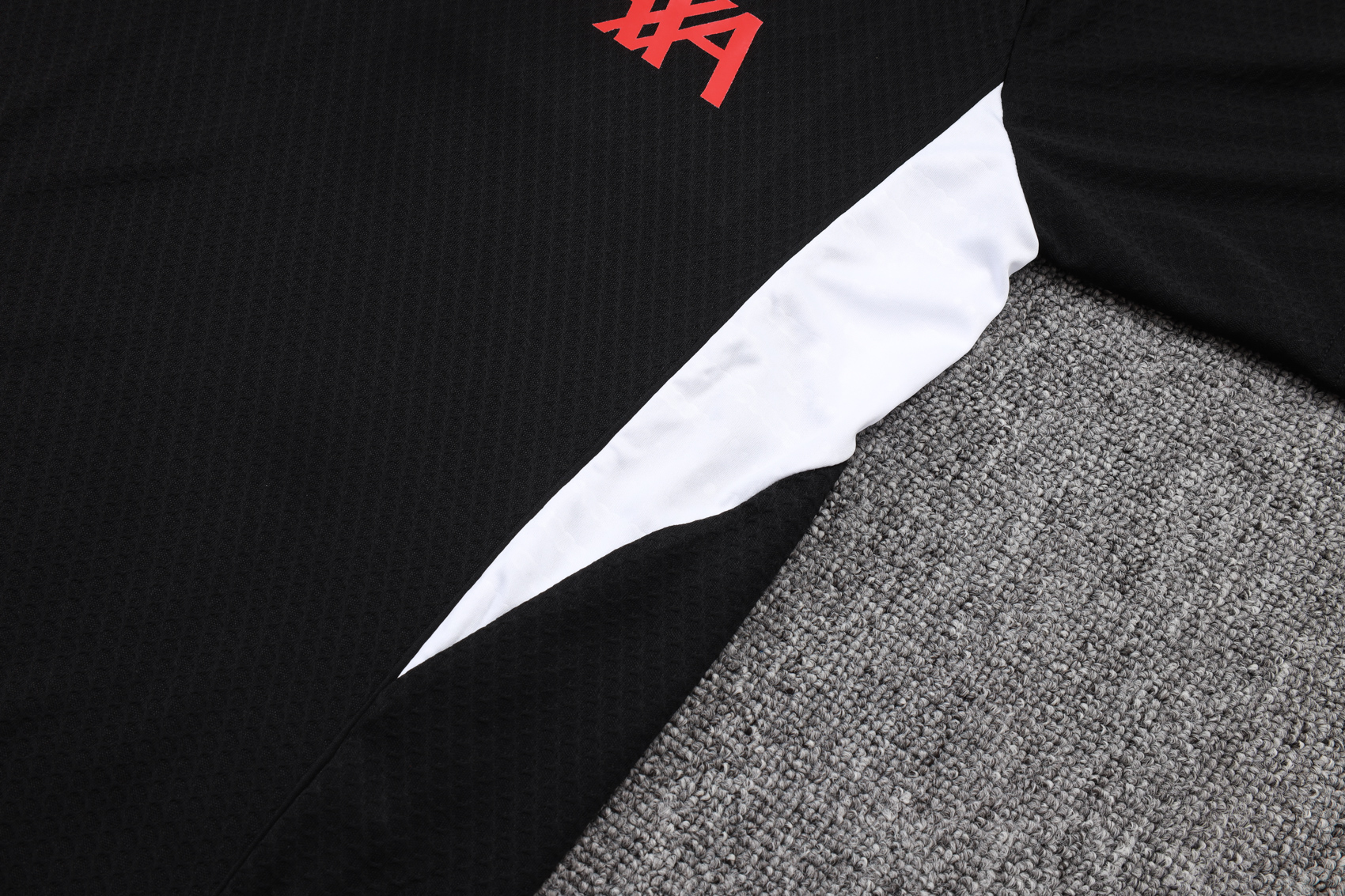 Liverpool Training Kit (Polo+Pants) Black 2025/26