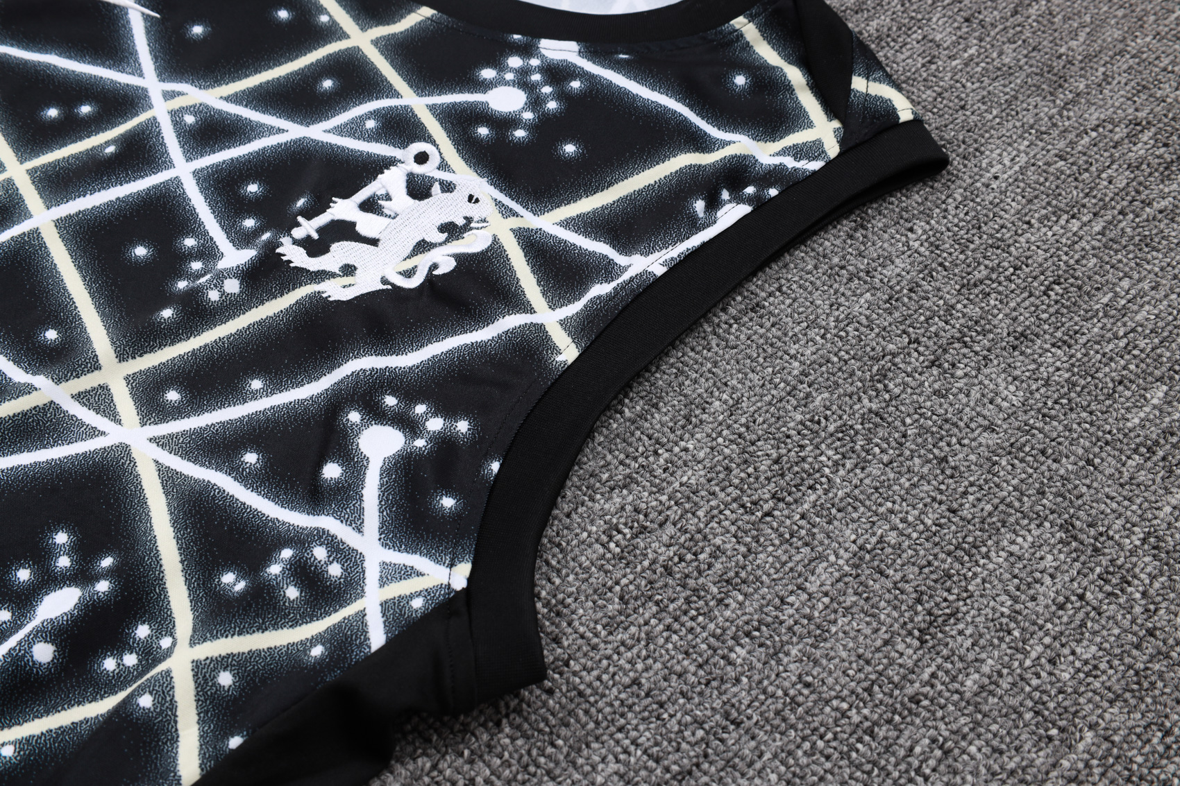 Chelsea Sleeveless Training Kit White&Black 2025/26