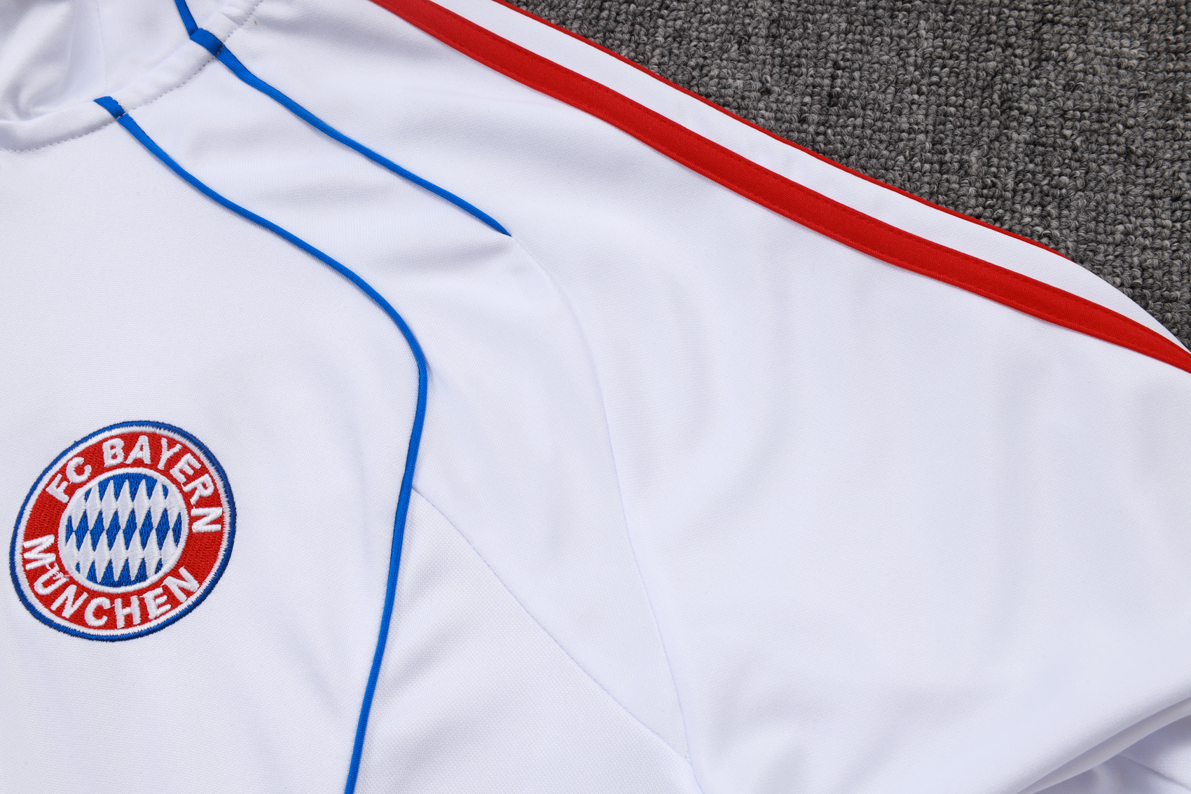 Bayern Munich Training Kit (Sweatshirt+Pants) White 2025/26