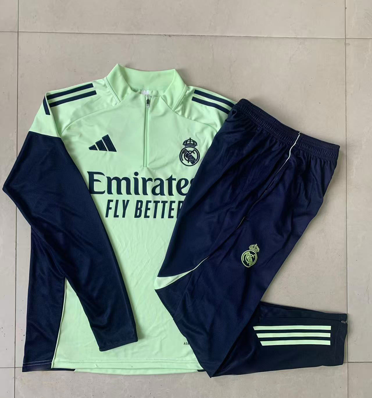Kids Real Madrid Training Kit (Sweatshirt+Pants) Light Green 2025/26