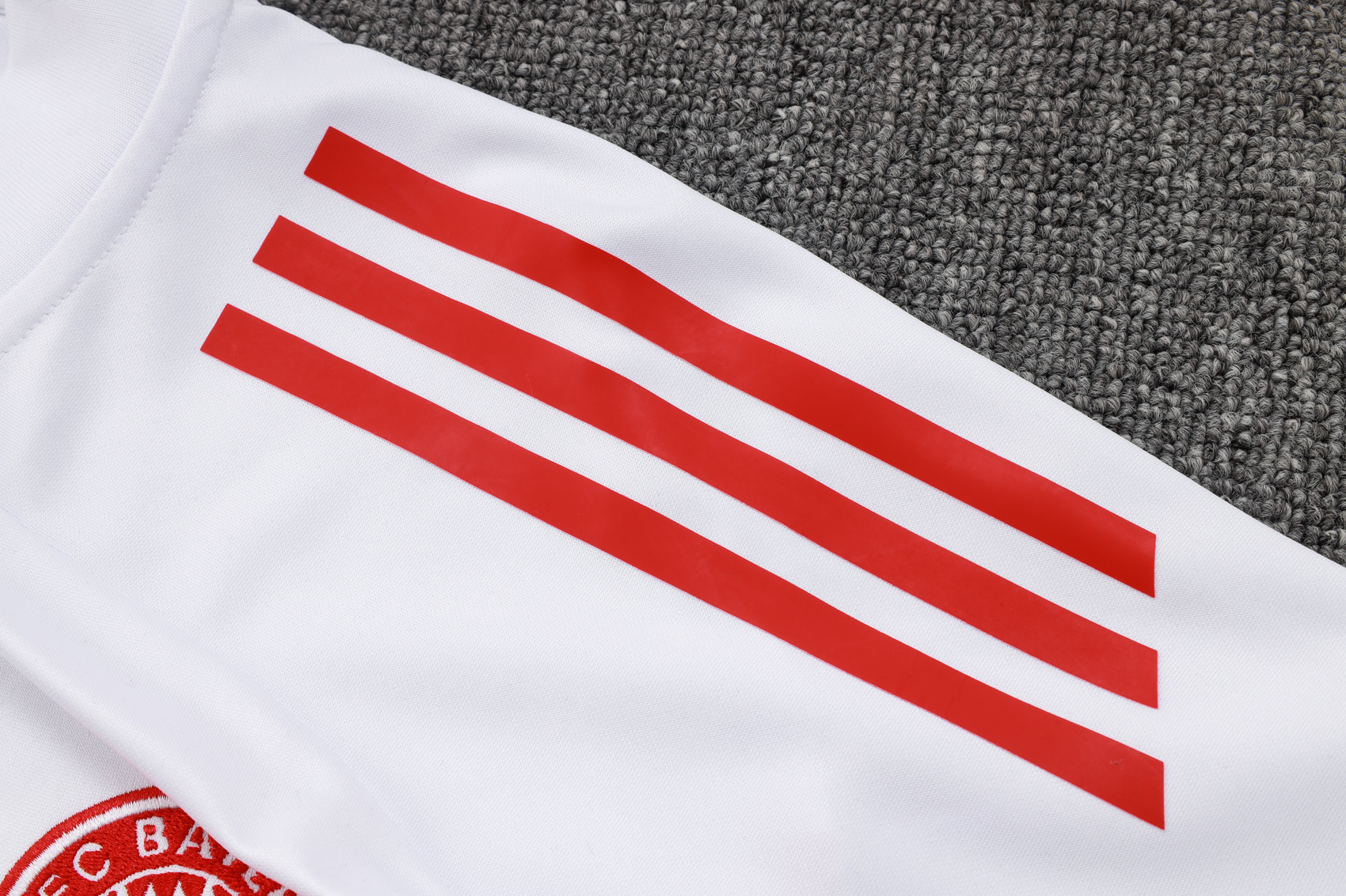 Bayern Munich Training Kit (Sweatshirt+Pants) White 2025/26