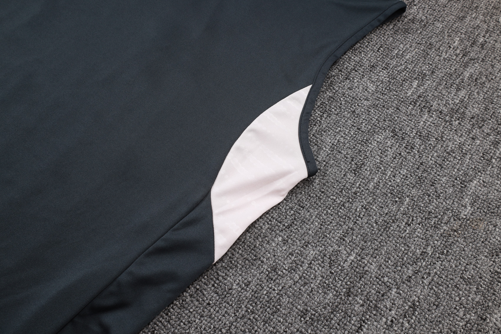 Real Madrid Sleeveless Training Kit Gray 2025/26