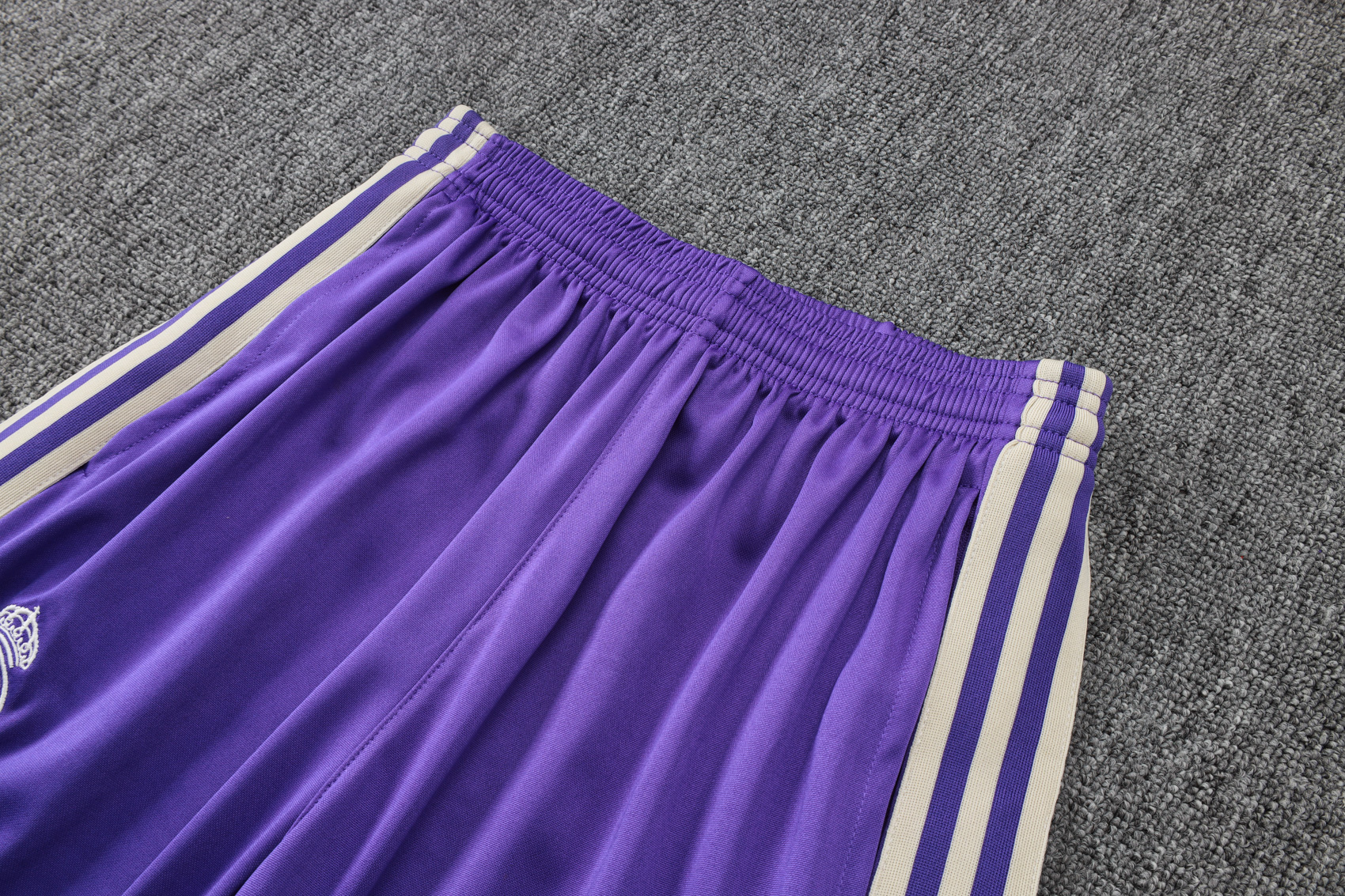 Real Madrid Training Kit (Polo+Pants) Apricot 2025/26