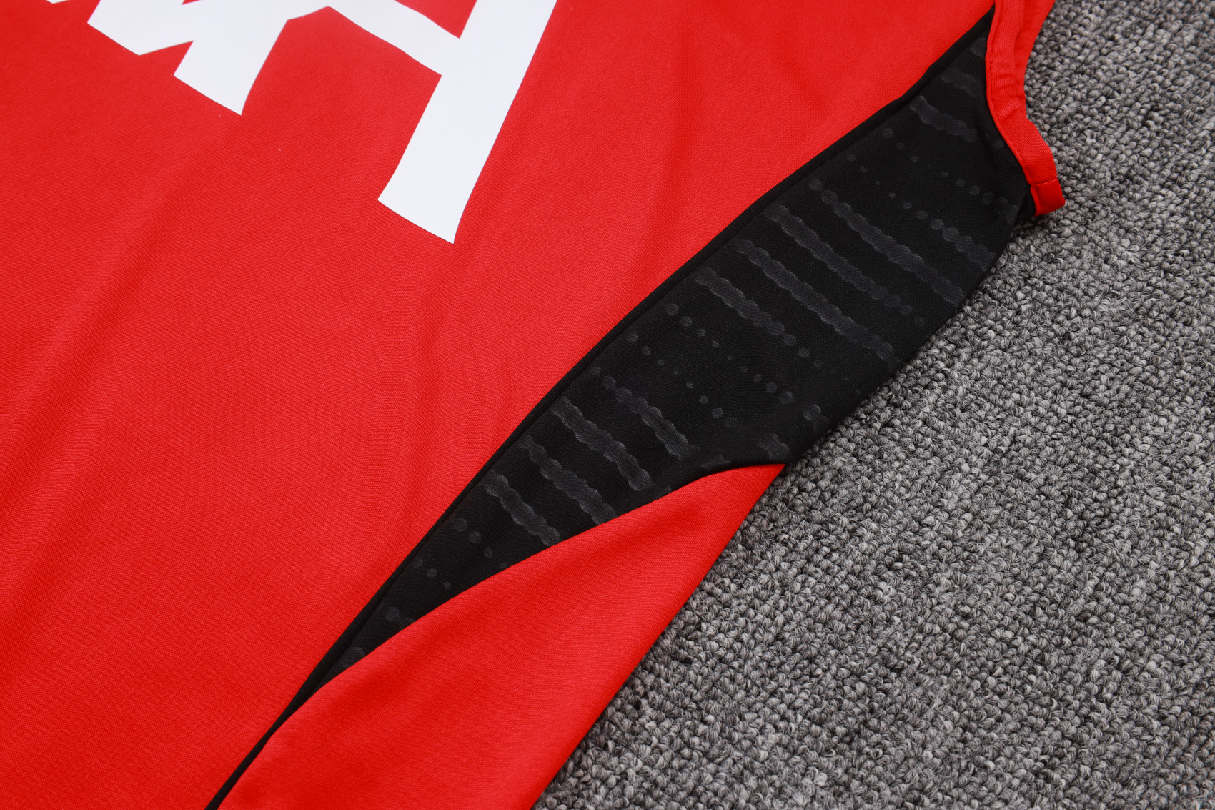 Liverpool Sleeveless Training Kit Red 2025/26