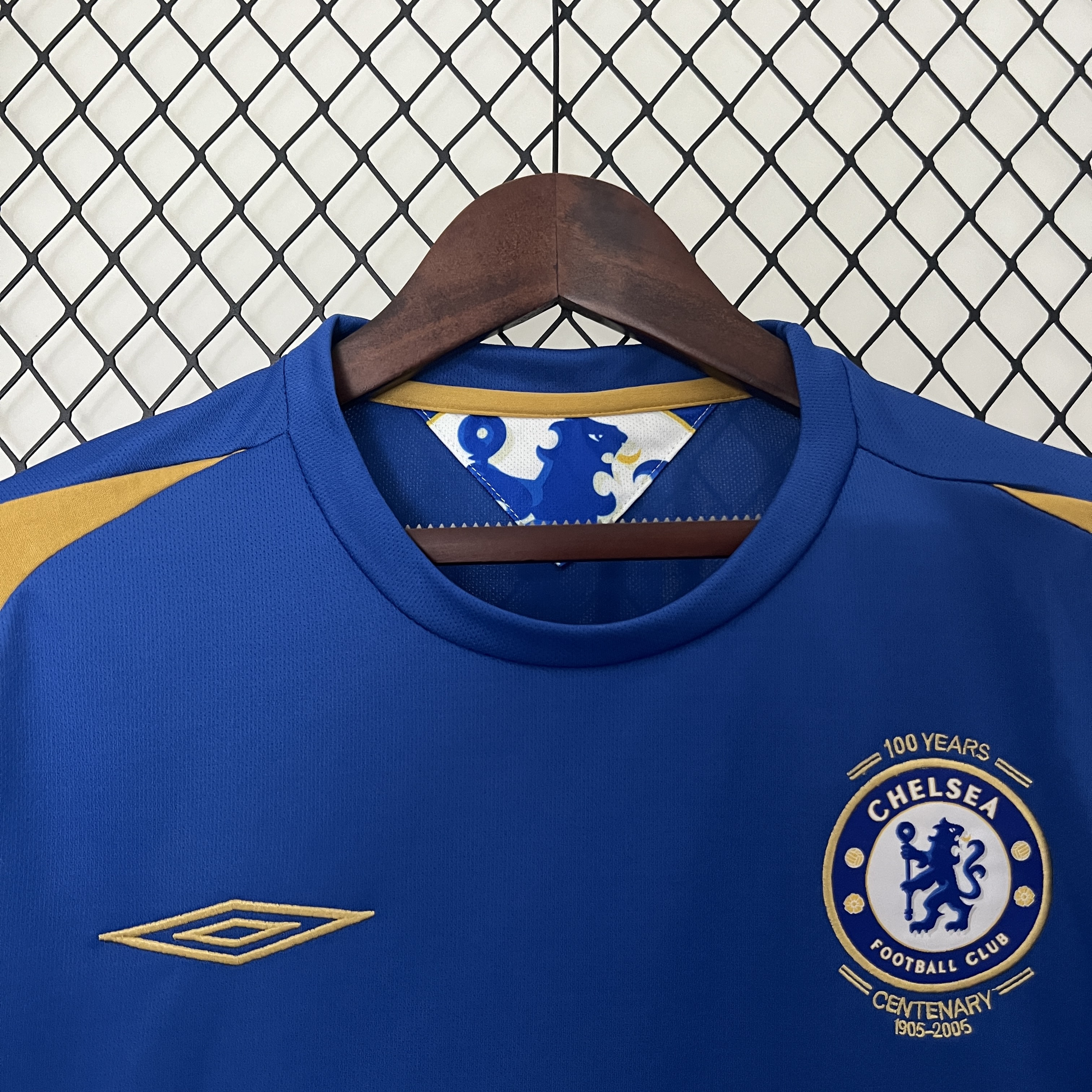 Chelsea Retro Football Jersey Home Shirt 2005-06