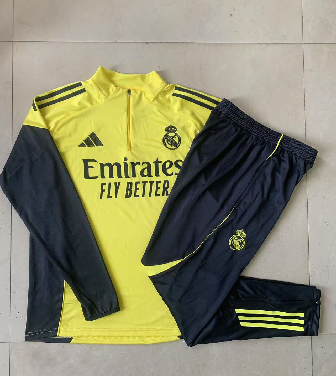 Kids Real Madrid Training Kit (Sweatshirt+Pants) Yellow 2025/26