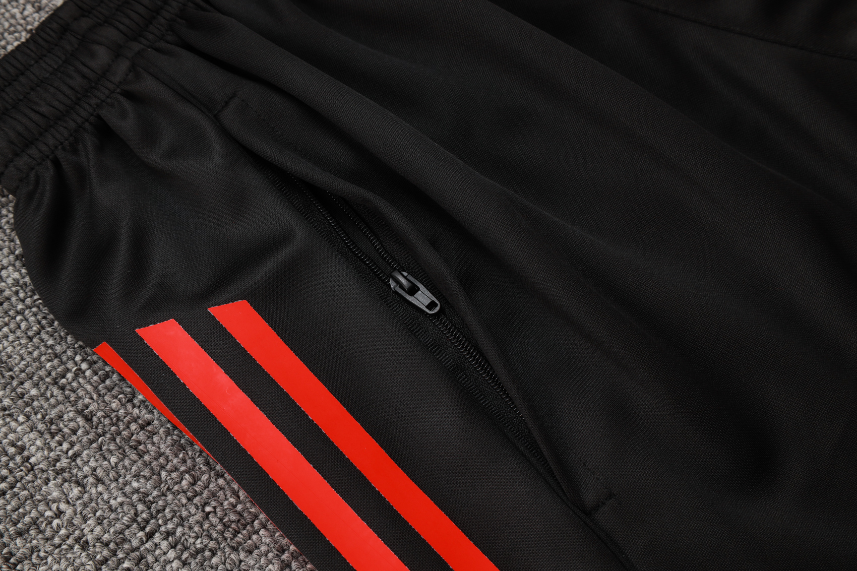 Liverpool Sleeveless Training Kit Black 2025/26